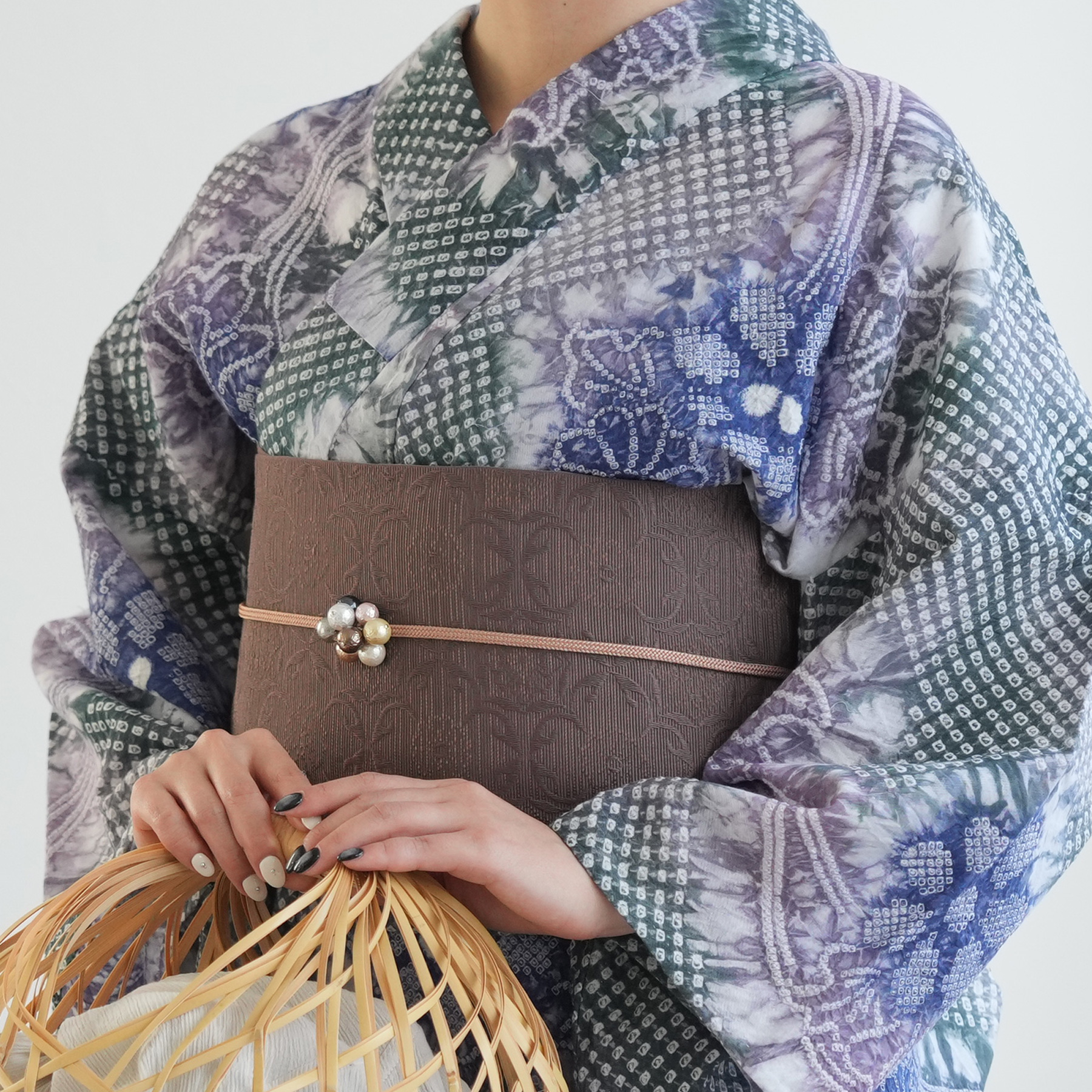 浴衣 レディース セット utatane 有松絞り 浴衣3点セット 緑に流れる青紫の花 特選シリーズ フリーサイズ  浴衣セット（ゆかた・帯・下駄）レトロの画像