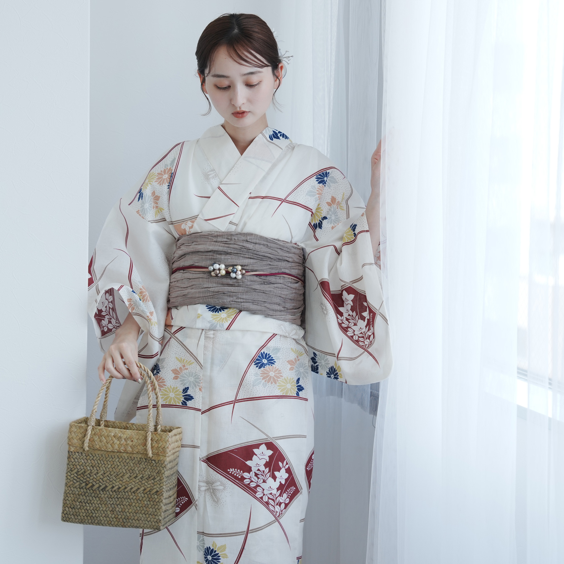 【新品】utatane 高級変わり織 浴衣3点セット 上品グレーの古典花 utatane｜utatane 高級変わり織 浴衣3点セット 上品グレーの古典