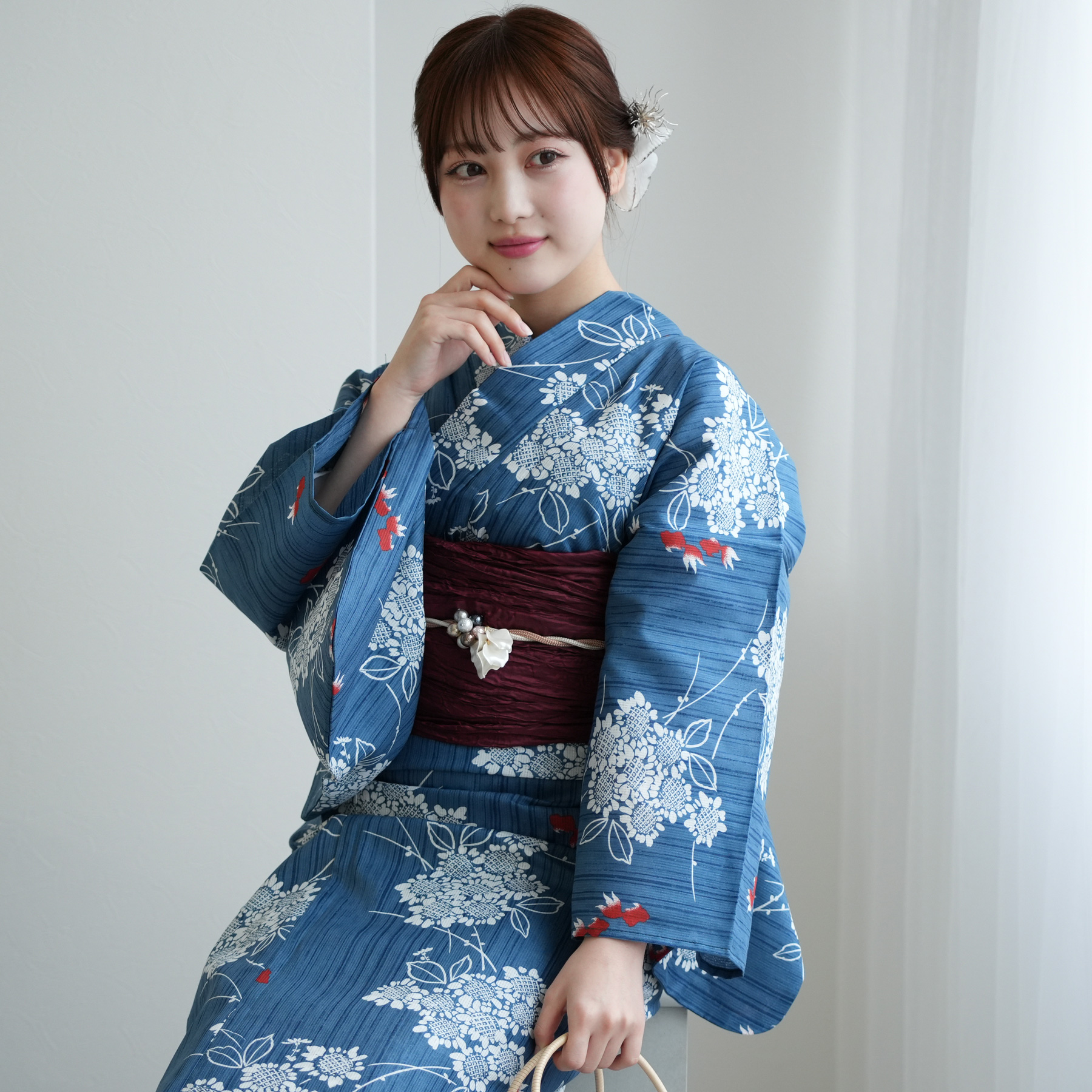 透け感の有る紺色の浴衣　綿呂　日本製　一度のみ着用　中古美品 透け感の有る紺色の浴衣 綿呂 日本製 一度のみ着用 中古美品