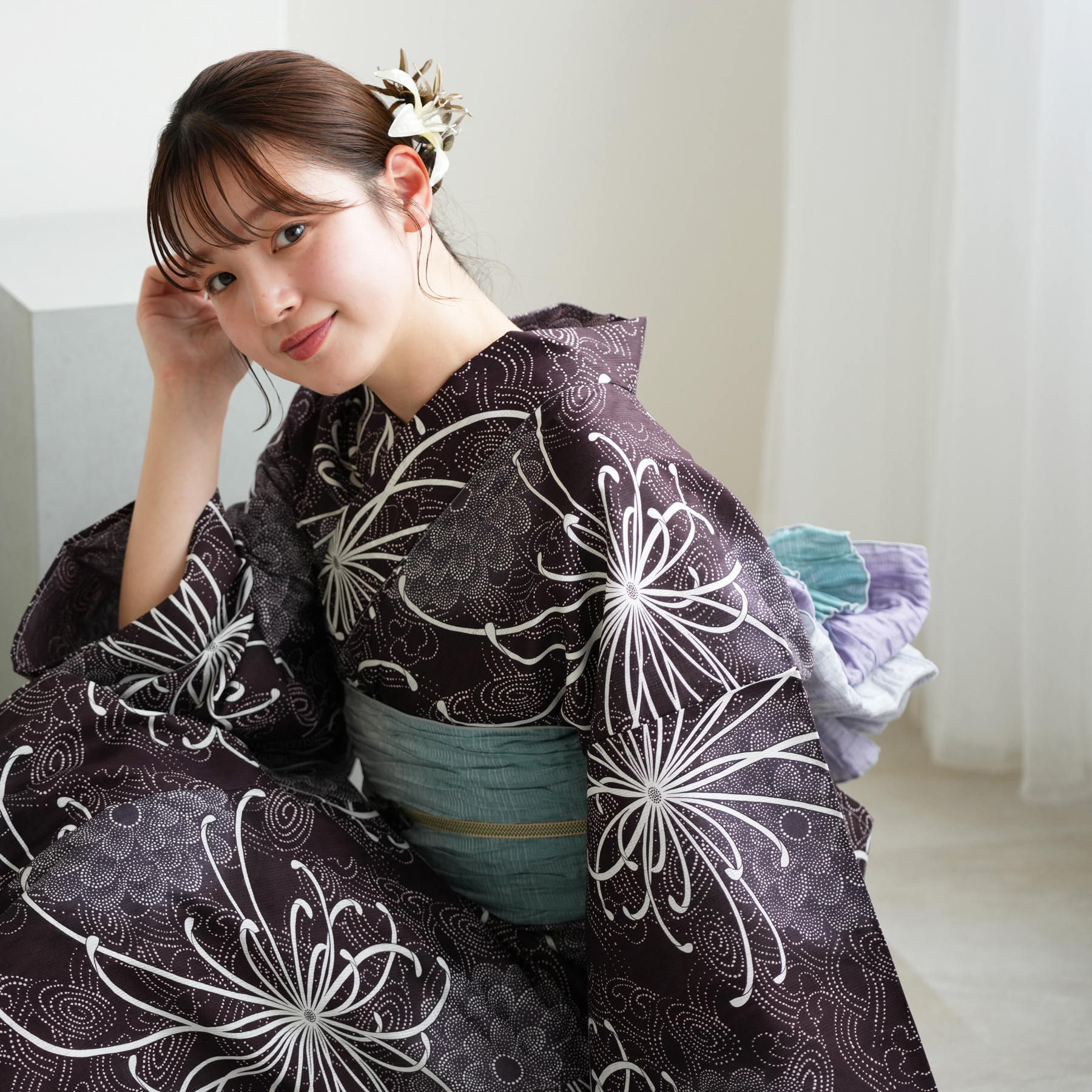 【新品未使用】maru × utatane浴衣3点セット ほぐし麻の葉としだれ藤 maru × utatane 浴衣3点セット (浴衣/帯/下駄) ほぐし麻の葉と