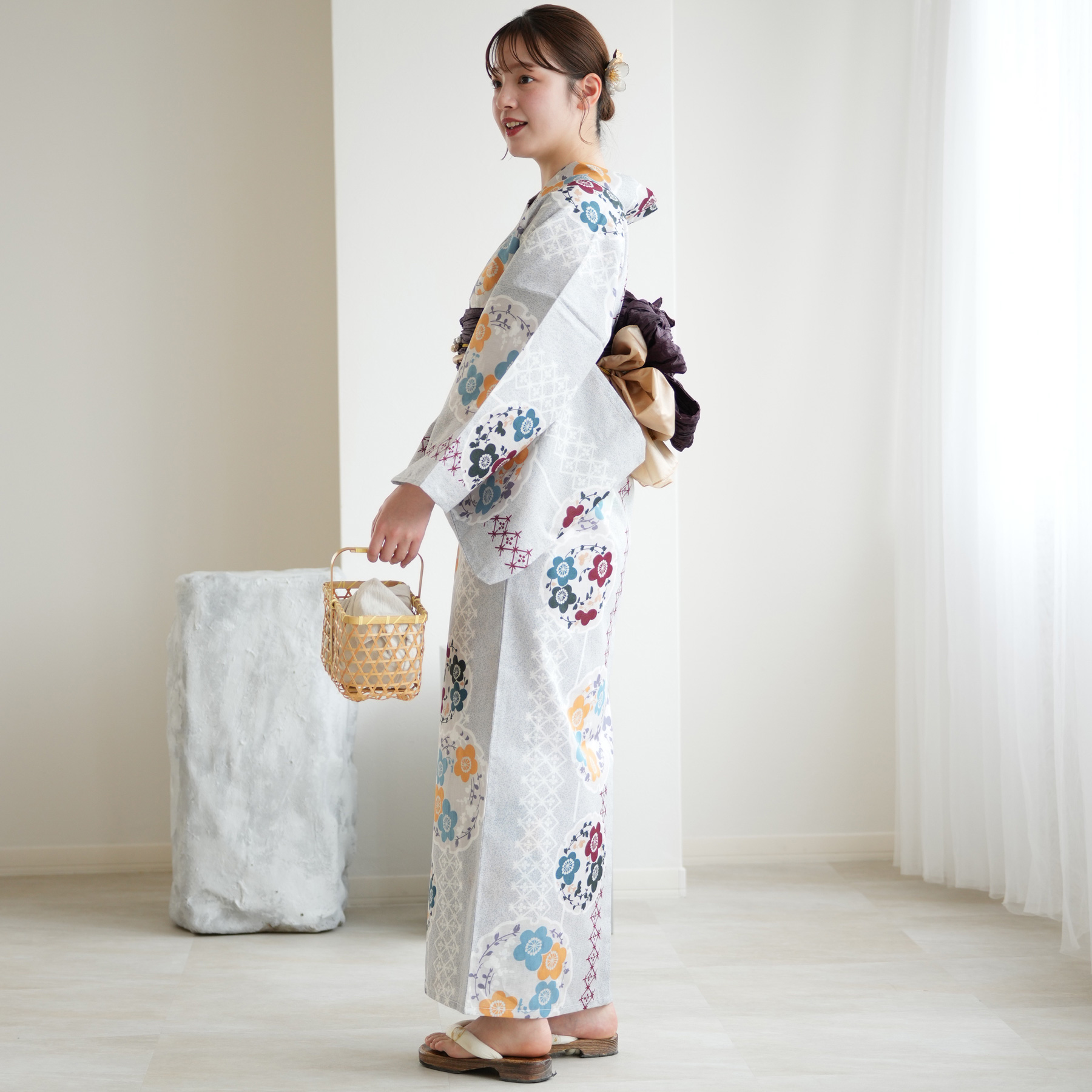 期間限定出品‼️可愛い‼️ しぼりの青系花柄 浴衣・帯セット　中古名品！ y2412008】浴衣 レディース 兵児帯 2点セット 古典柄 人気の更紗