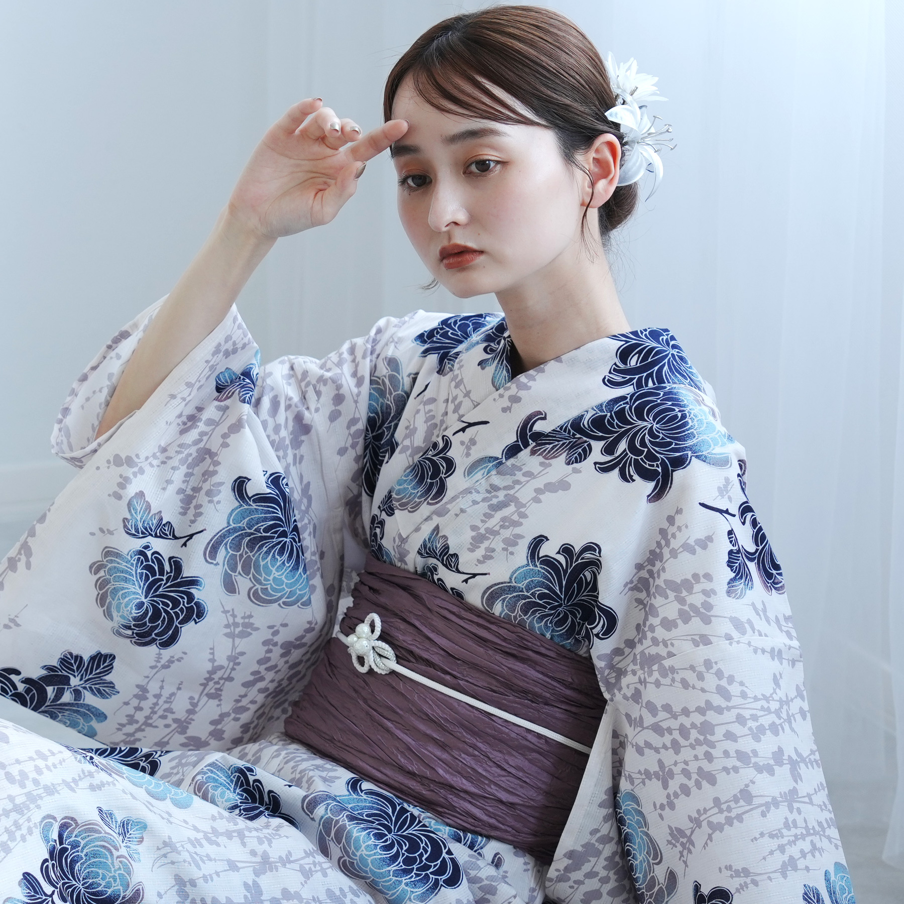 utatane 高級変わり織 浴衣3点セット 紺の広がる菊 utatane｜utatane 高級変わり織 浴衣3点セット 紺の広がる菊