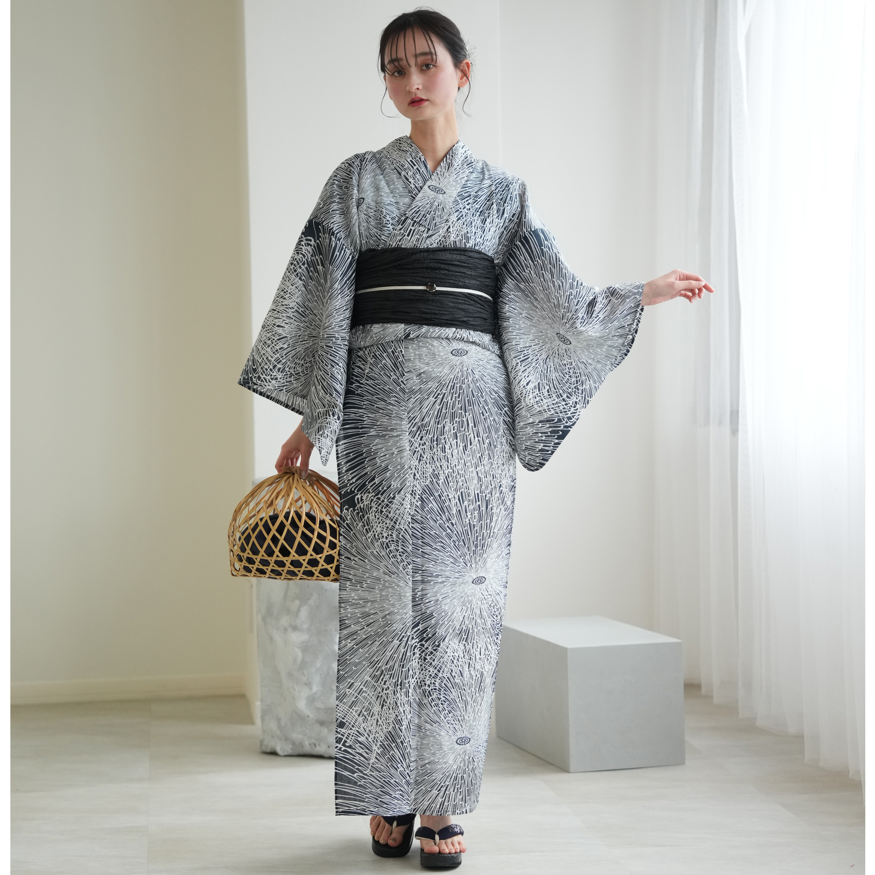 【新品】utatane　浴衣　3点セット　帯　下駄　モノトーン　レディース utatane 浴衣 3点セット 帯 下駄 モノトーン レディース（浴衣