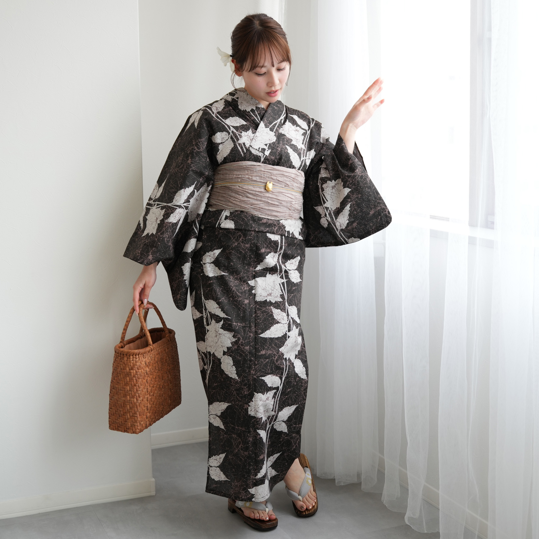 ★新品.未使用品★墨黒に大きな灰色ドット柄★水玉・大人の浴衣★ 浴衣 レディース セット ニコアンティーク 高級変わり織 浴衣3点セット