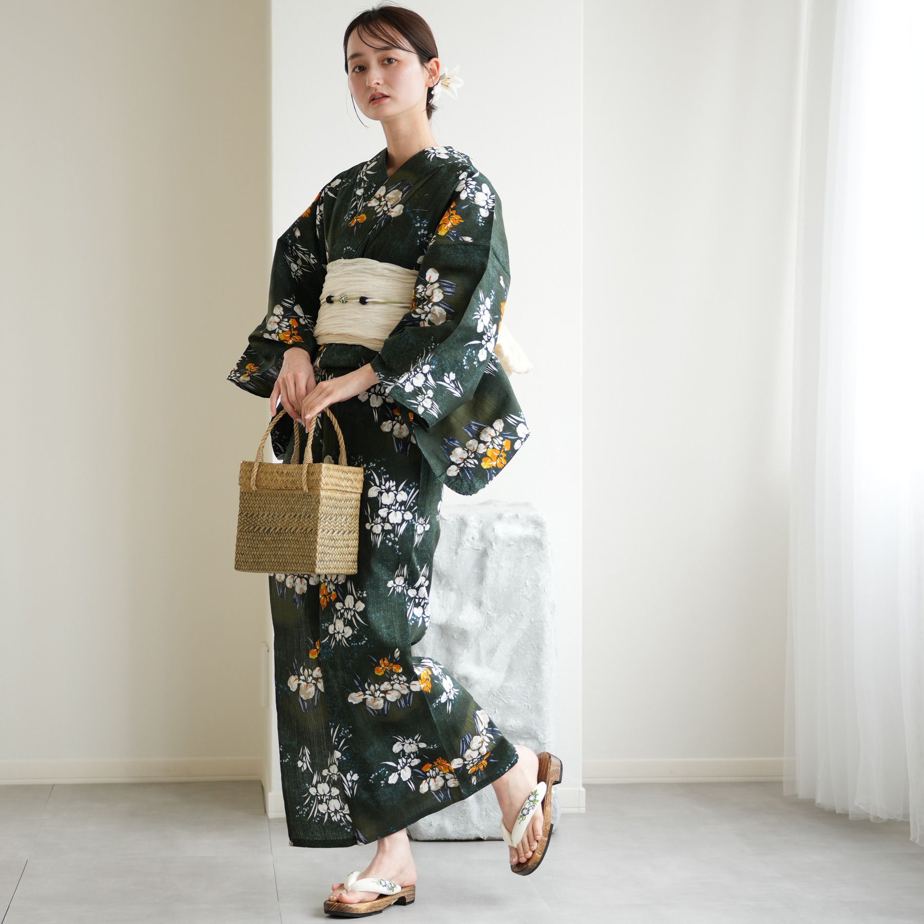 【新品未使用】高級変わり織 浴衣3点セット かすれ緑ぼかしの梅 utatane 高級変わり織 浴衣3点セット ( ゆかた・帯・下駄
