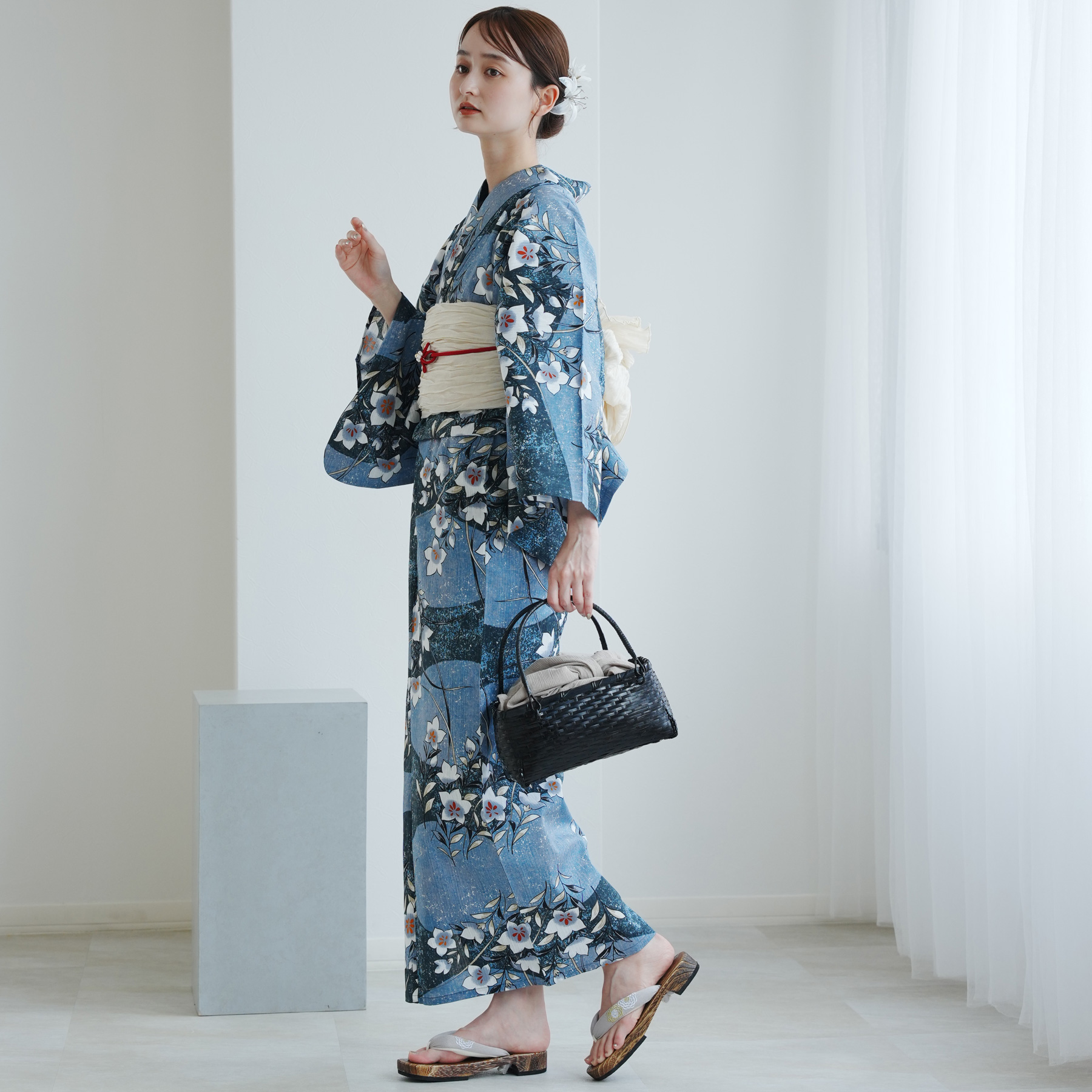 新品呉服屋浴衣2点セット金ラメ朝顔桔梗古典生成 浴衣 レディース セット 作り帯 帯 2点セット 白系 紺 水色 朝顔