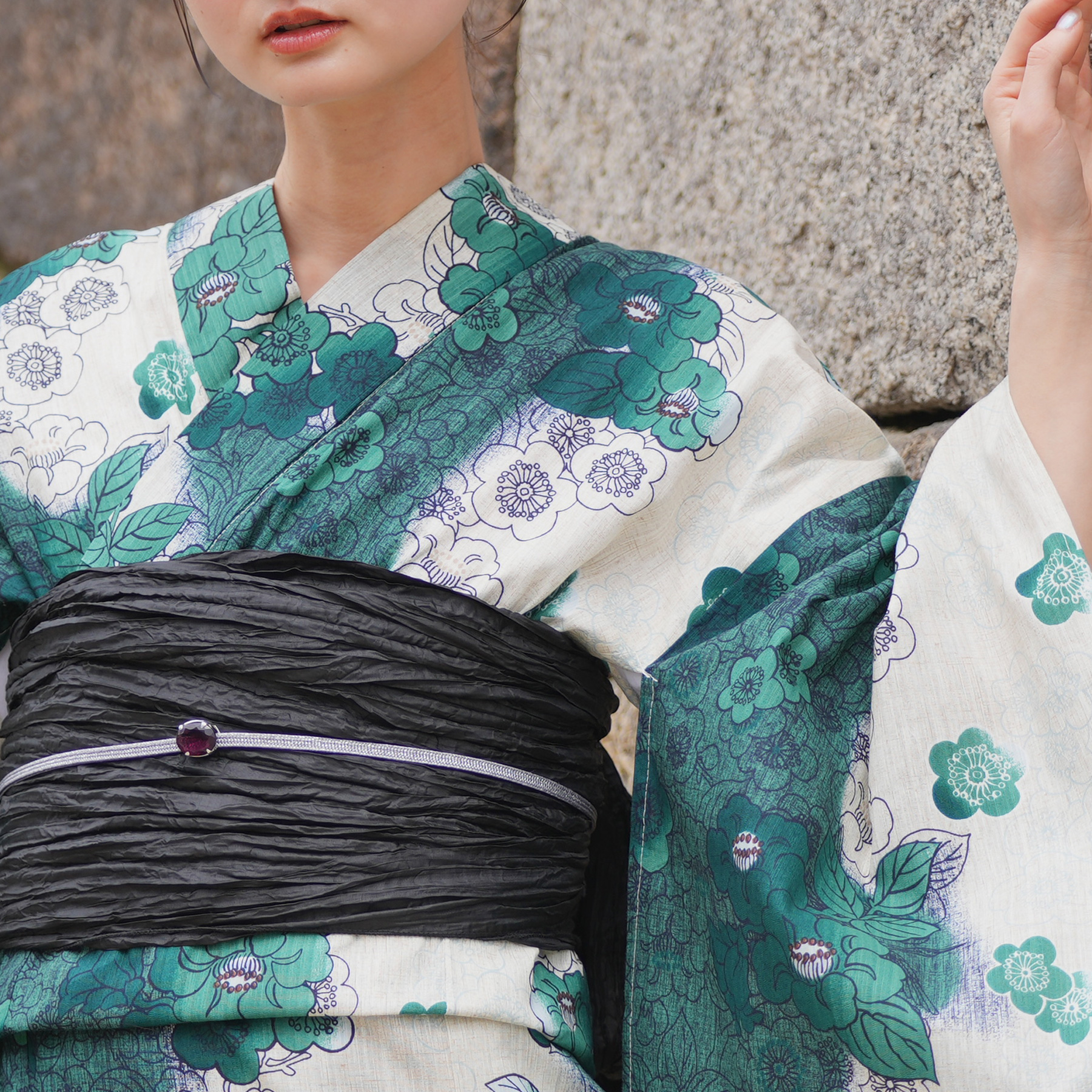 【新品未使用】高級変わり織 浴衣3点セット かすれ緑ぼかしの梅 新品未使用】高級変わり織 浴衣3点セット かすれ緑ぼかしの梅