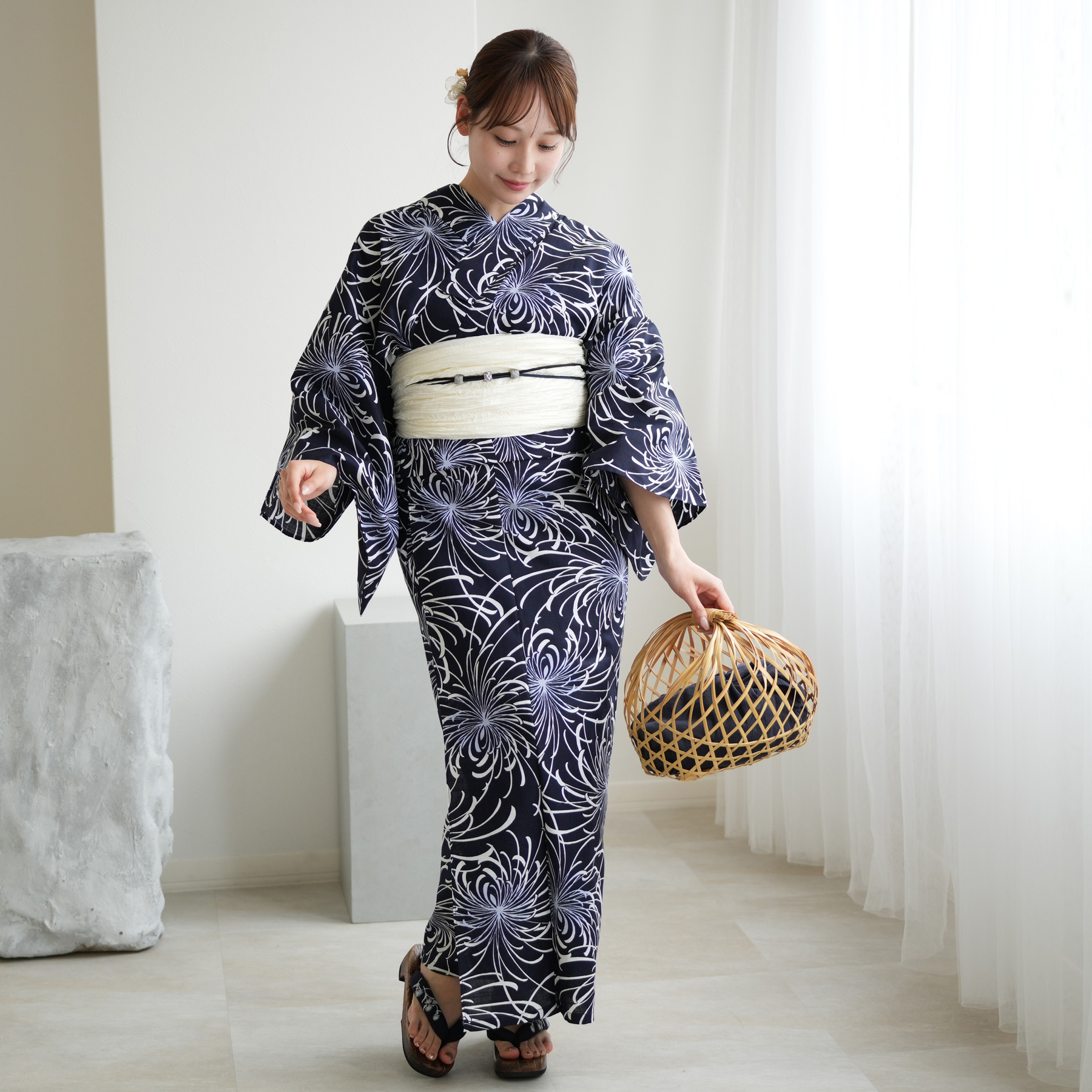 浴衣 レディース セット 高級変わり織 浴衣3点セット 紺地に広がる糸菊