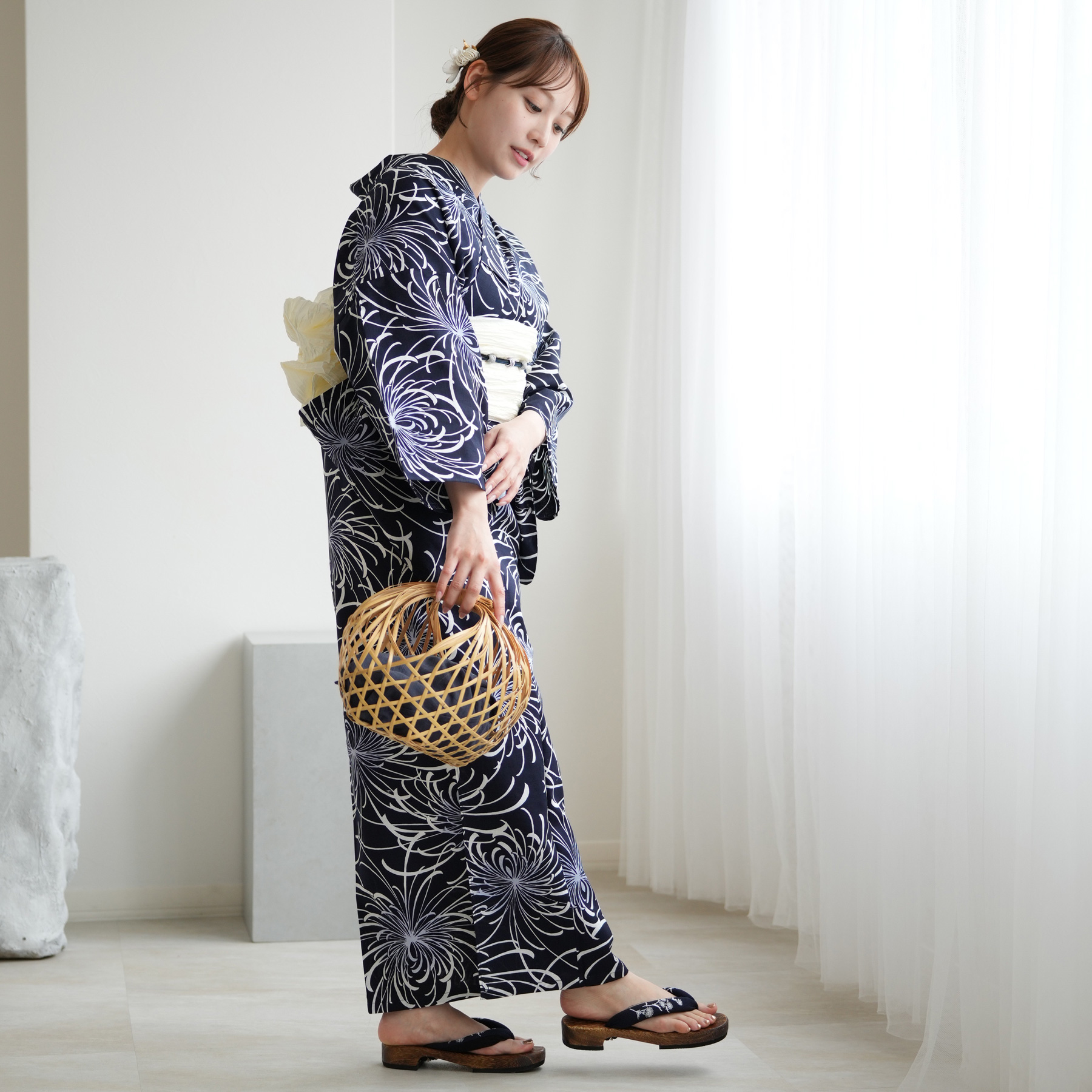 浴衣 レディース セット 高級変わり織 浴衣3点セット 紺地に広がる糸菊