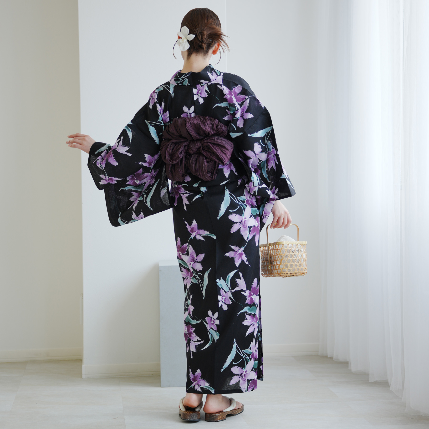 【浴衣3点セット】黒地に花唐草 美品 フリーサイズ 新品未使用品 Amazon.co.jp: 浴衣3点セット黒地に白紺百合 フリーサイズ 美
