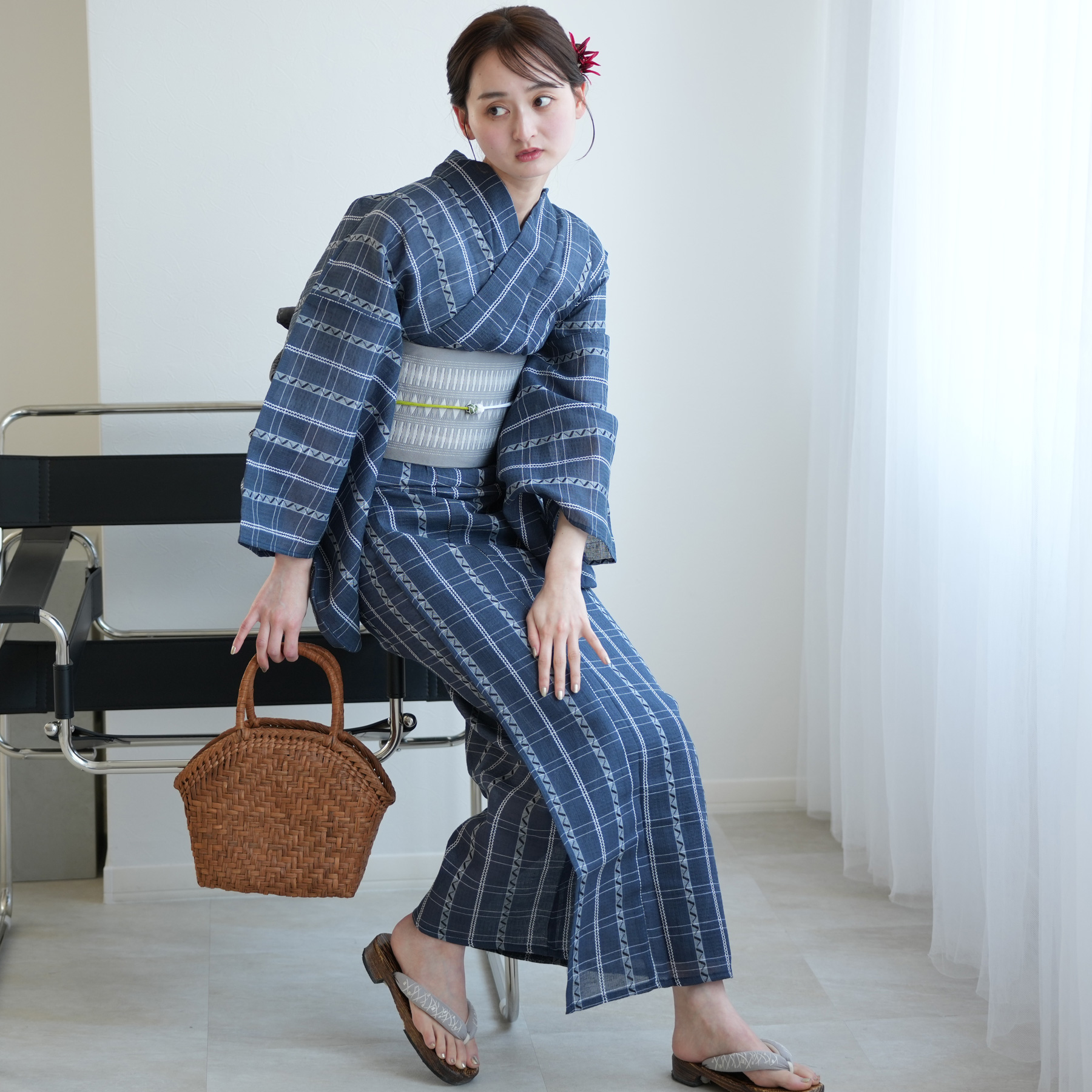 新品 浴衣三点セット(帯・下駄) 紺色 フリーサイズ 新品 浴衣三点セット(帯・下駄) 紺色 フリーサイズ