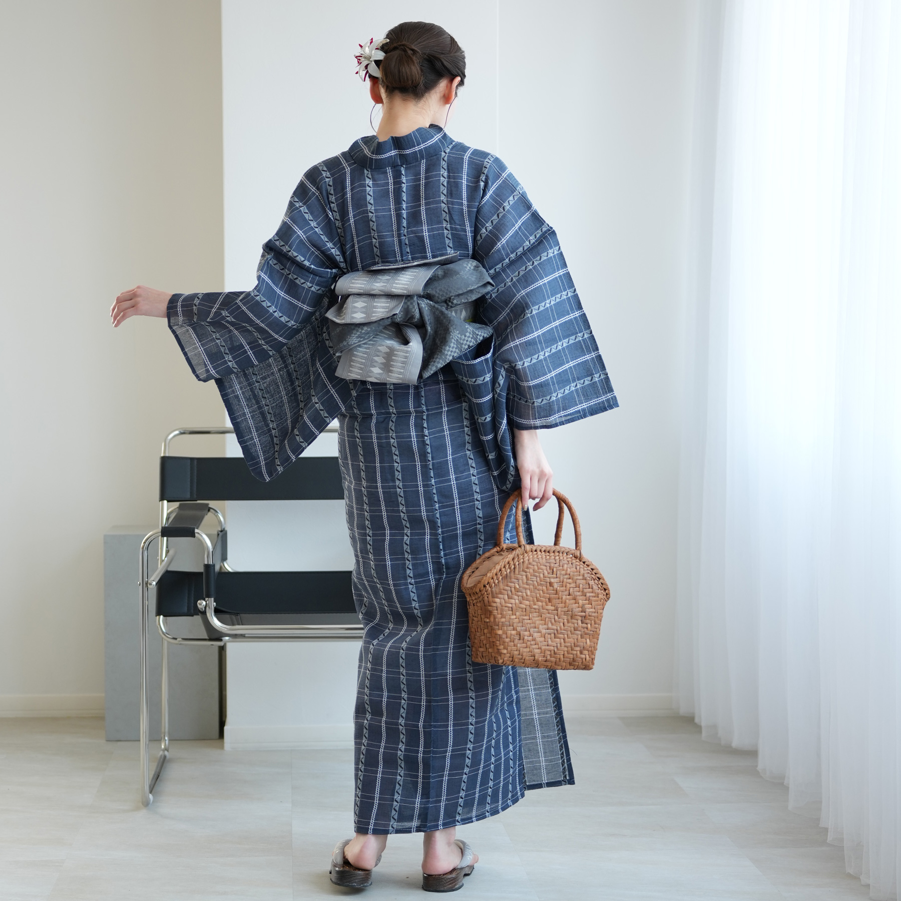 浴衣　綿麻　しじら織　粋な夏着物　格子柄市松　紺色　兵児帯2点セット　0415① 浴衣 綿麻 しじら織 粋な夏着物 格子柄市松 紺色 兵児帯2点