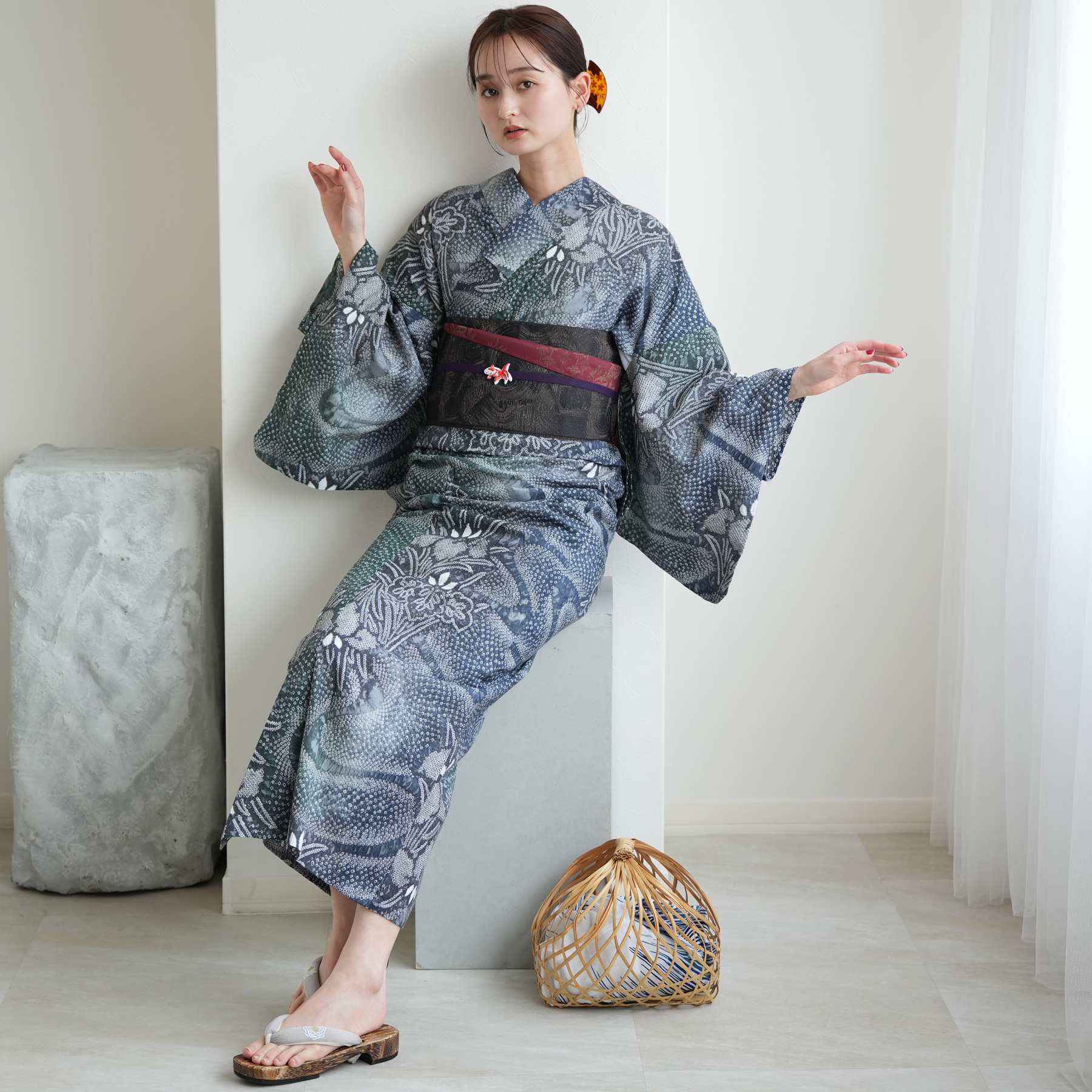 浴衣 レディース セット utatane 有松絞り 浴衣3点セット 月影の菖蒲 フリーサイズ 伝統工芸 本染め コットン100％ 浴衣・帯・下駄付き 紺 緑の画像