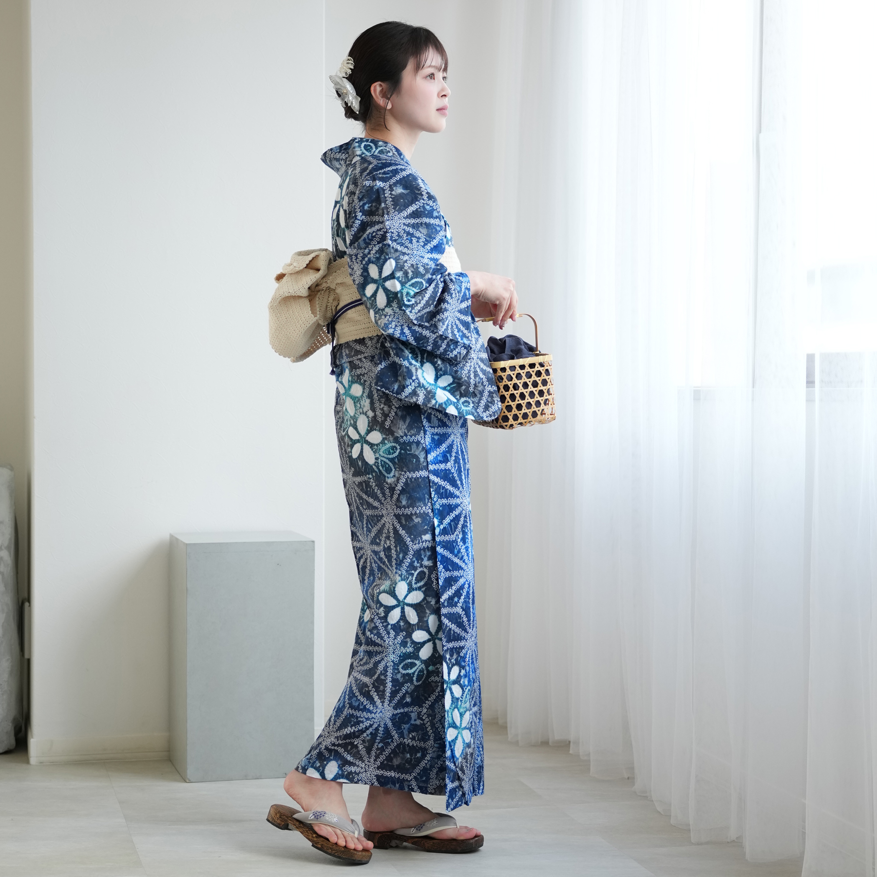浴衣 レディース セット utatane 有松絞り 浴衣3点セット 藍花麻 フリーサイズ 伝統工芸 本染め コットン100％ 浴衣・帯・下駄付き 紺 青の画像
