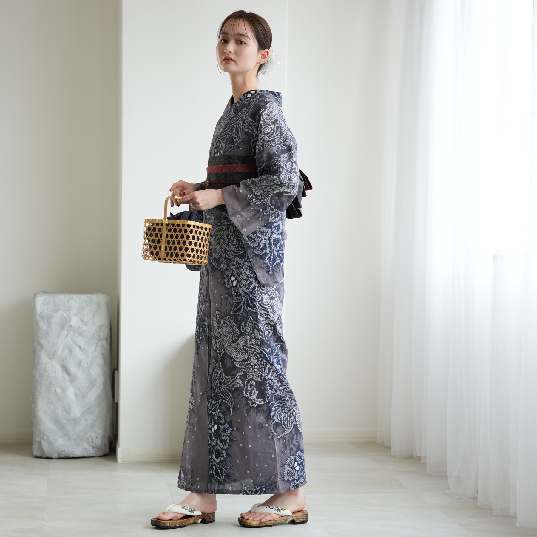 浴衣 レディース セット utatane 有松絞り 浴衣3点セット 藤影の唐獅子 フリーサイズ 伝統工芸 本染め コットン100％ 浴衣・帯・下駄 グレー 紺の画像