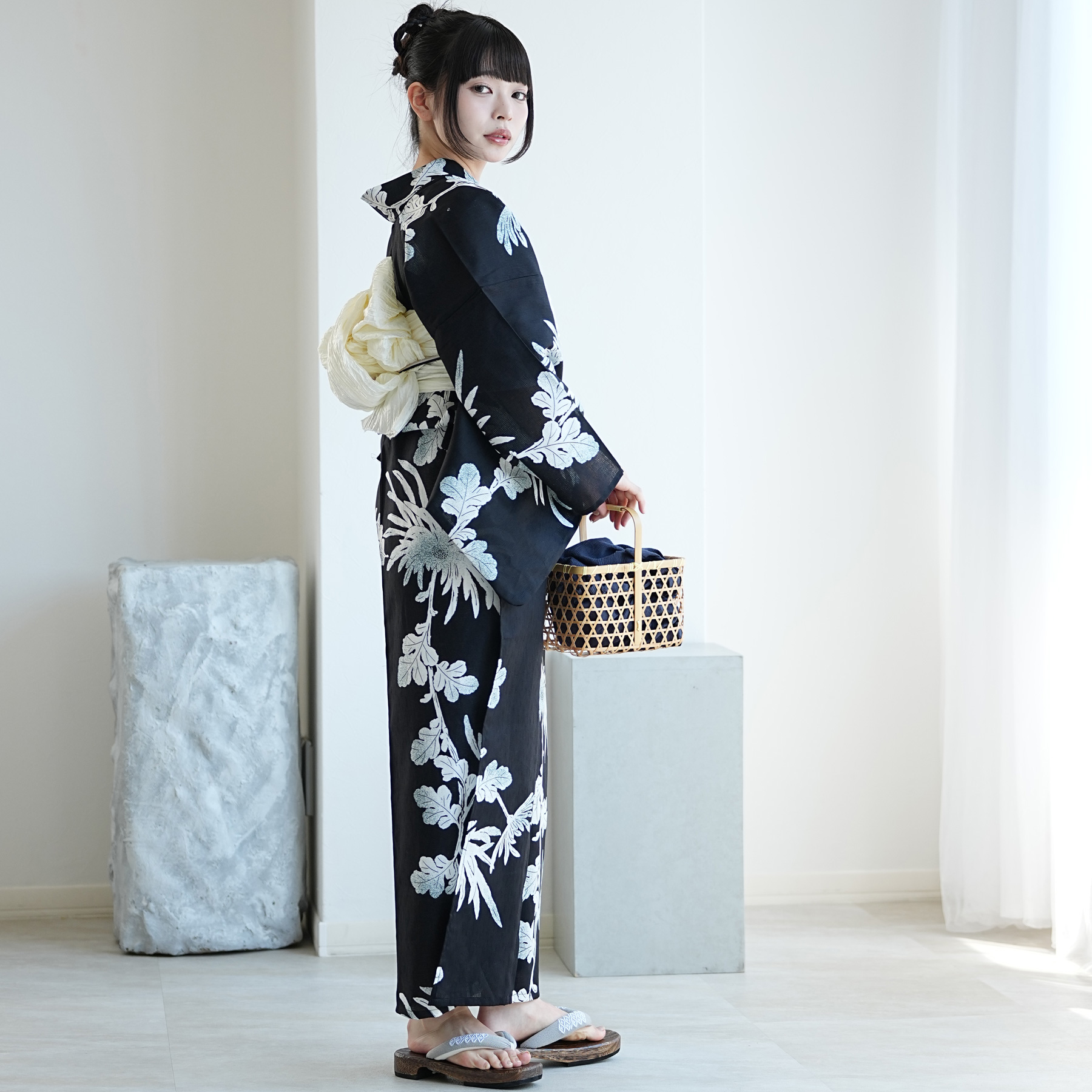 utatane 浴衣 レディース セット 浴衣 3点セット 高級変わり織 黒地に