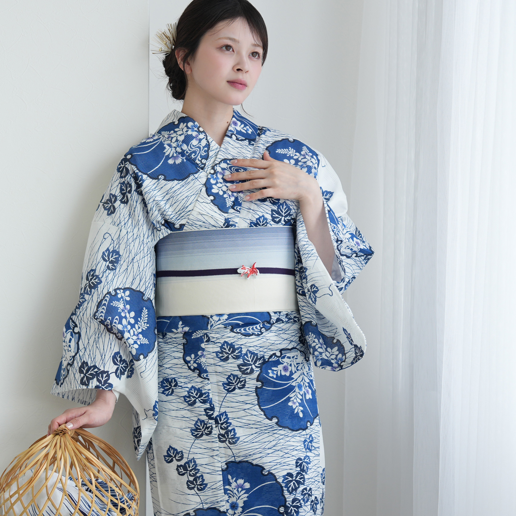 綿絽　美品　浴衣　白地　紺色トンボ　涼やか 浴衣 レディース セット 綿絽 高級変わり織 浴衣3点セット 白地に青の