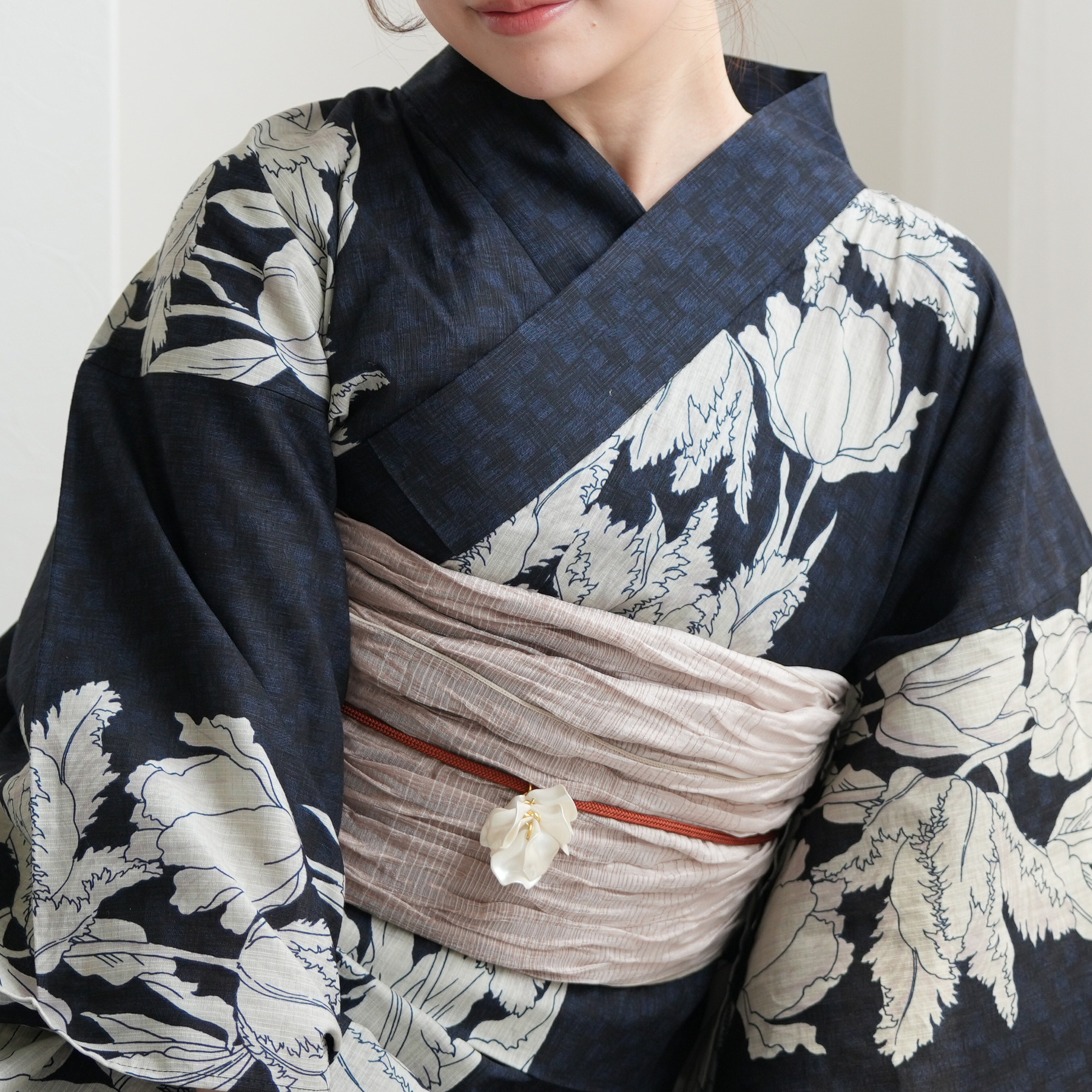 utatane 高級変わり織 浴衣2点セット 粋紺市松にチューリップ utatane｜utatane 高級変わり織 浴衣3点セット 粋紺市松に