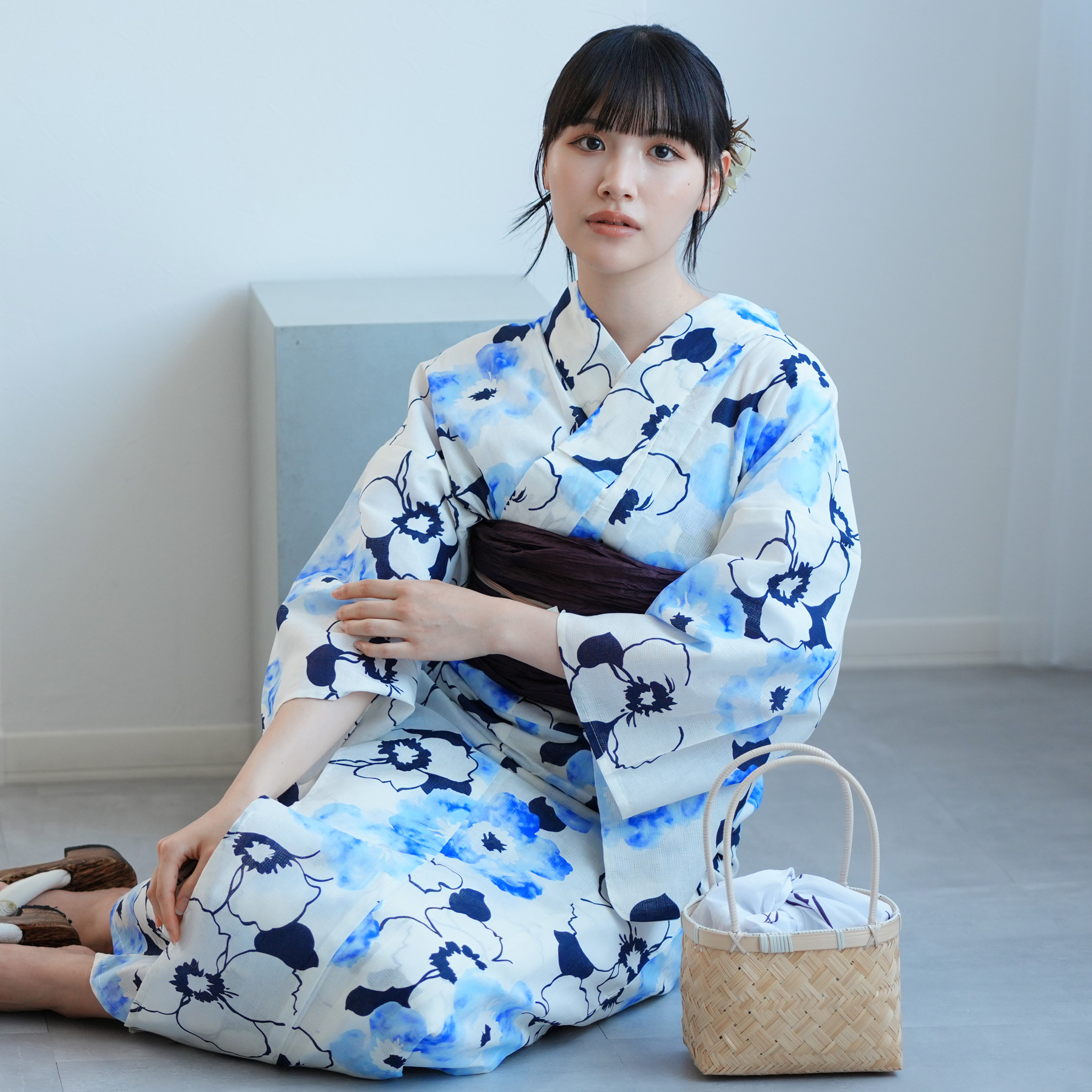 浴衣　セット　水色　白　紺 浴衣 レディース セット 高級変わり織 浴衣2点セット 白地に紺と青の