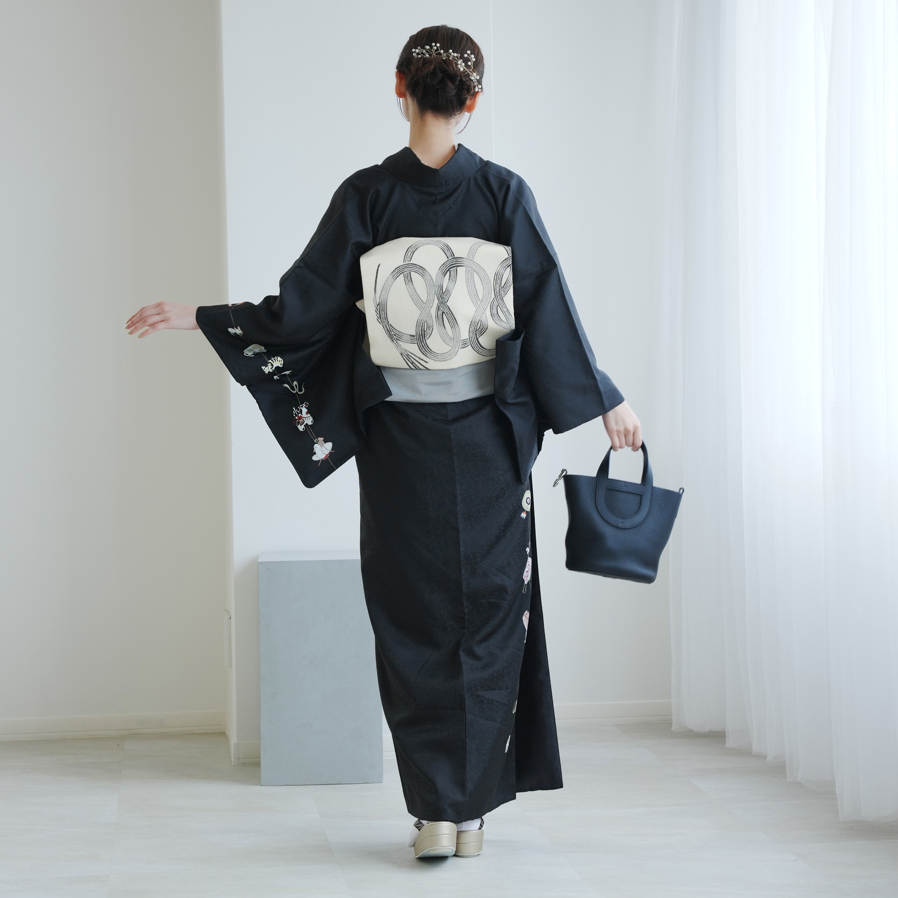 着物 袷 ポリ 単品 絵羽 ニコアンティーク 干支飾り・ブラック 黒