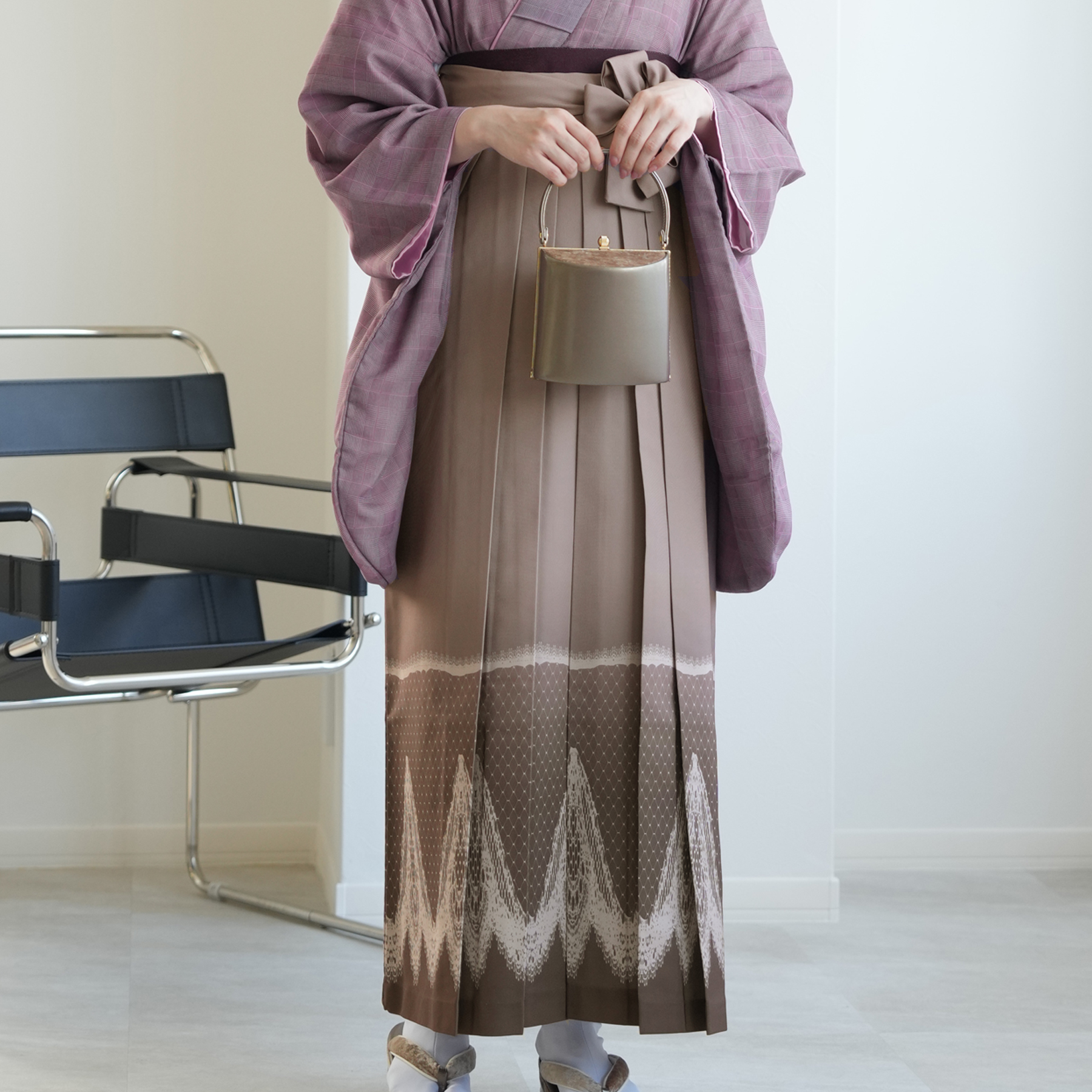 二尺袖！正絹アンティーク着物 デッドストック希少 SALE!! 美品!! 黒花 銘仙アンティーク着物 デッドストック j43