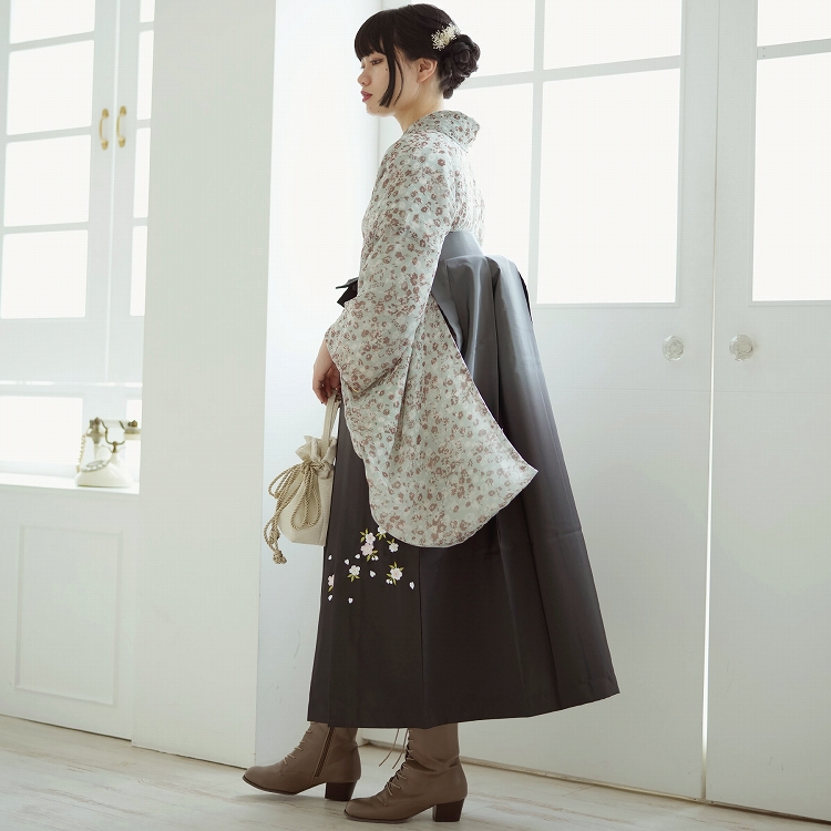 定3万以上utatane◆雲取梅柄の二尺袖着物+袴＋重ね衿縫付け済フルセット新品 定3万以上utatane◇最高級変わり二尺袖着物+袴+