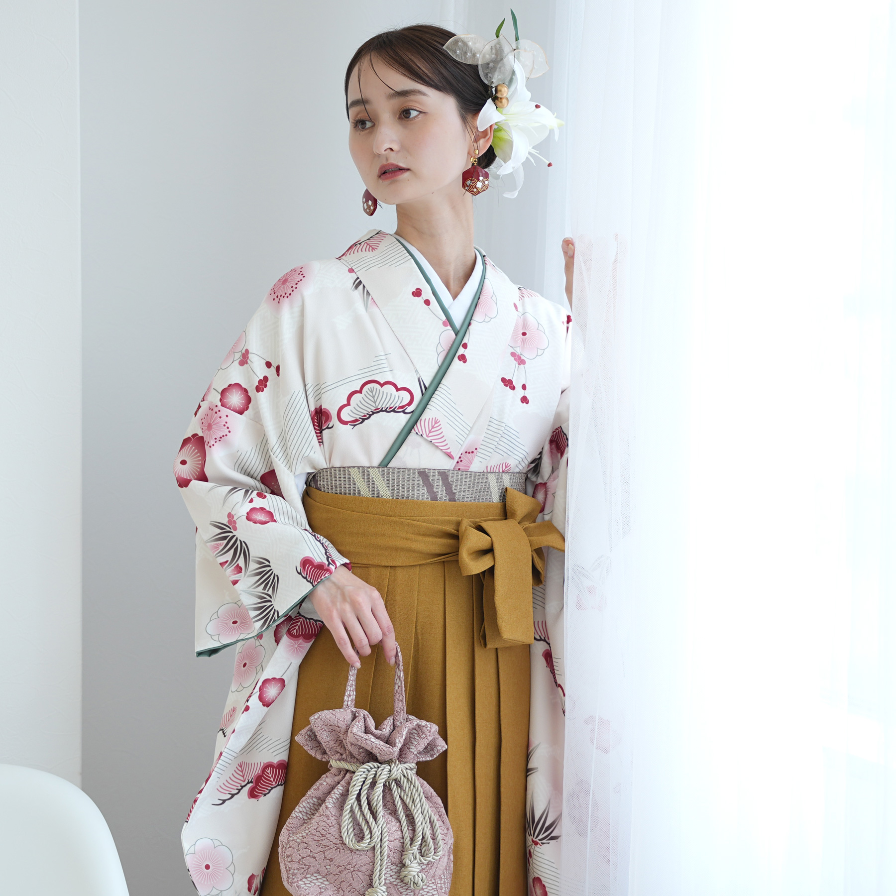 【utatane公式】USED/中古 訳アリ ひよこ商店 袴2点セット 二尺袖着物＋袴 91cm 袴 卒業式 大学生 販売 ひよこ商店 袴と着物の2点セット 元禄梅模様