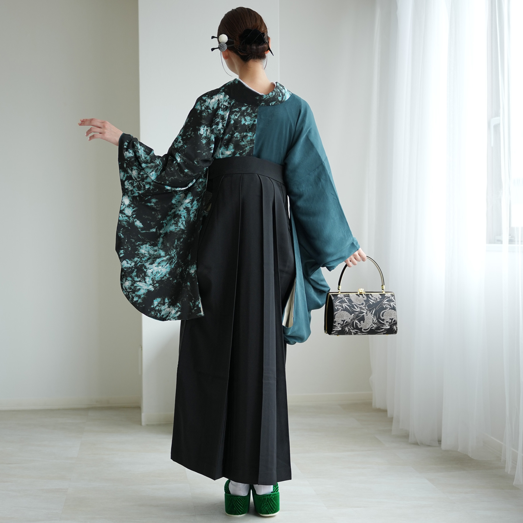 utatane 袴 卒業式 大学生 販売 袴と着物の2点セット 半身 孔雀色の影