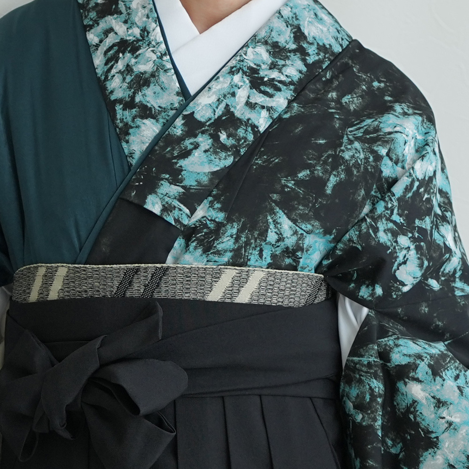utatane 袴 卒業式 大学生 販売 袴と着物の2点セット 半身 孔雀色の影