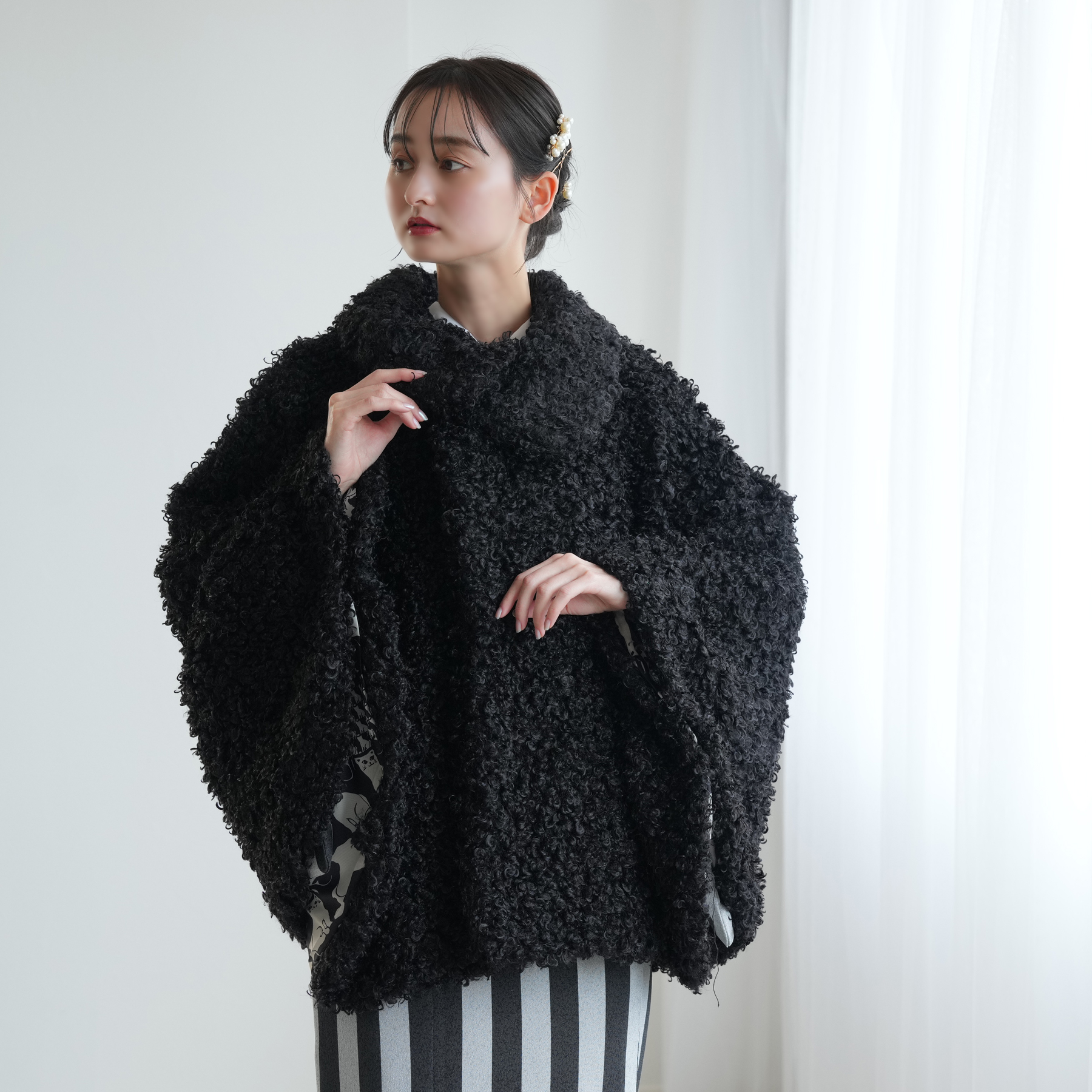 【美品】ケープ　アンゴラ　ポンチョコート フレア　フォックスファー　黒　リボン 美品】ケープ アンゴラ ポンチョコート フレア フォックスファー