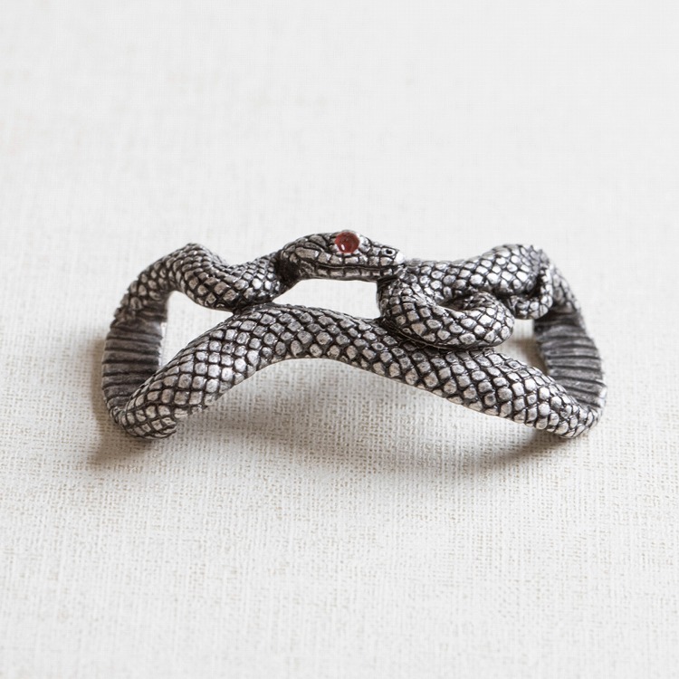 帯留め アンティーク風 数-SUU- レトロ 蛇 シルバー系 赤 レッド 大蛇
