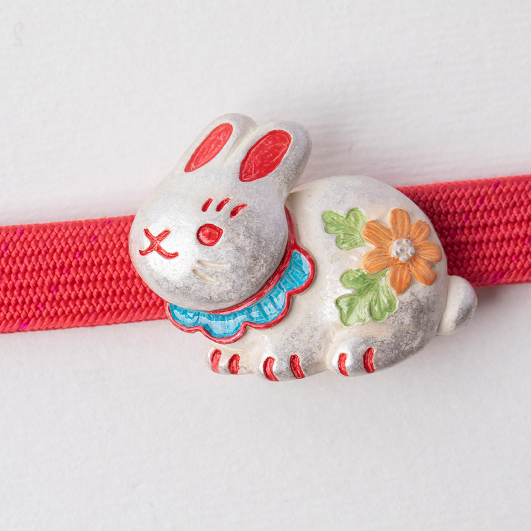 帯留め うさぎ アンティーク風 数-SUU- レトロ ホワイトゴールド系 