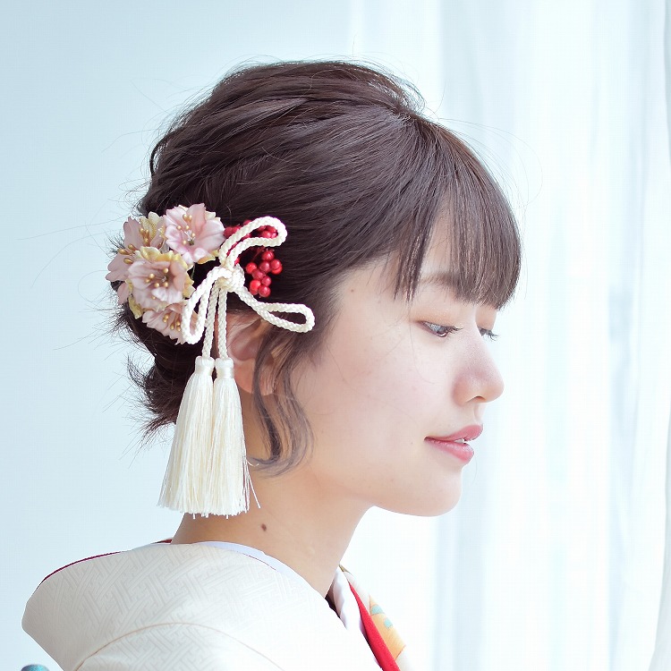 髪飾り 成人式 レトロ コーム・Uピン5点セット 桜と実＆リボンタッセル ヘアアクセ 花 赤 振袖 袴 成人式 卒業式 記念撮影 ヘアアレンジ