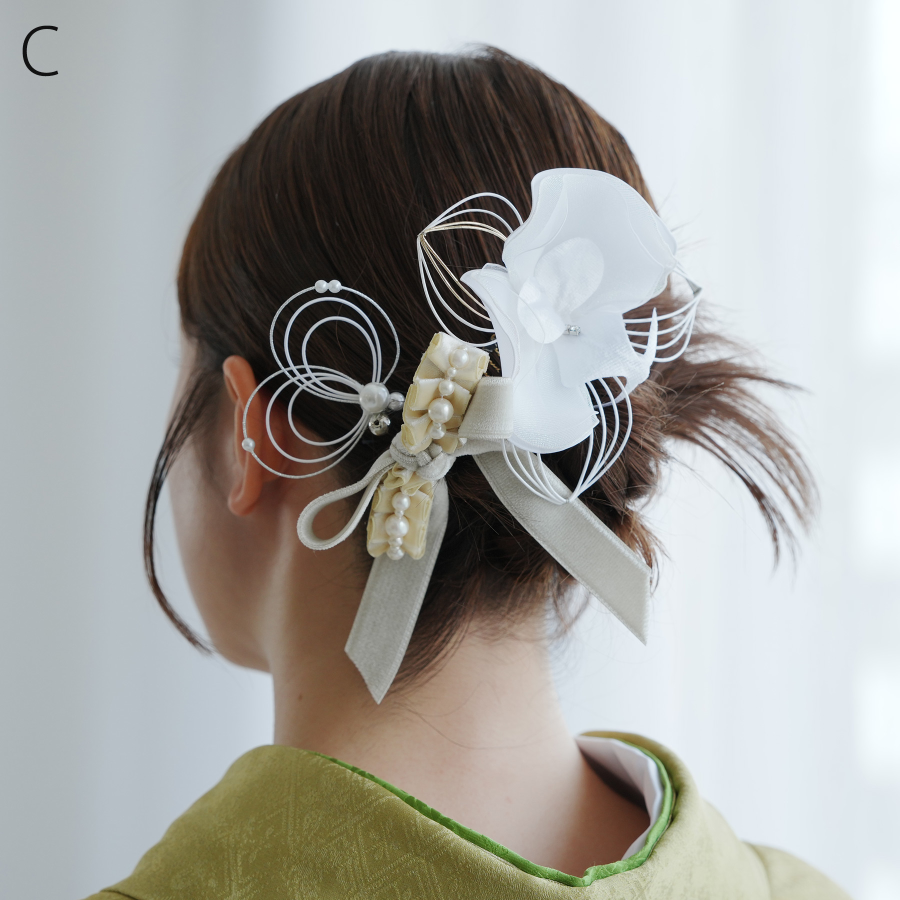 髪飾り 成人式 【金箔付】パール付き胡蝶蘭×ベロアリボン 成人式結婚式