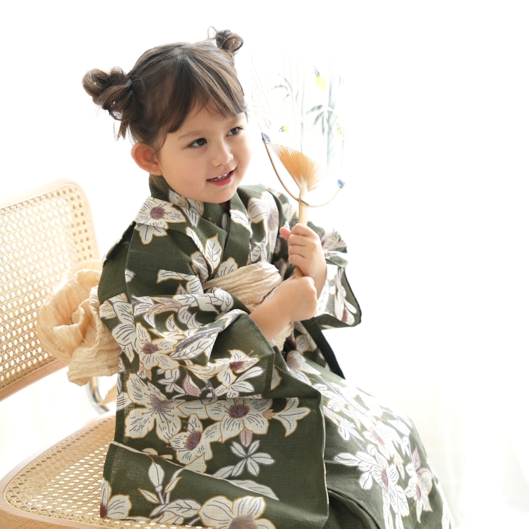 浴衣 子供 女の子 3点セット（浴衣 帯 下駄） Utatane 古典柄 レトロ 大正ロマン 花 水色系 高級変わり織 ソーダ色に菊流水 子ども服 