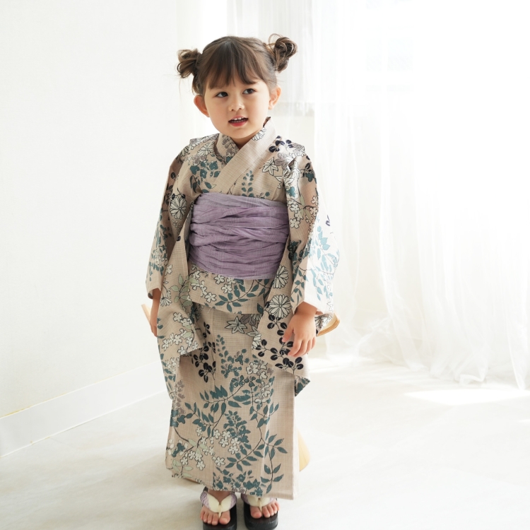 78％以上節約 浴衣 子供 女の子 3点セット 帯 下駄 utatane 古典柄 レトロ 大正ロマン 花 ベージュ系 高級変わり織 ミント色の萩と葉っぱ 