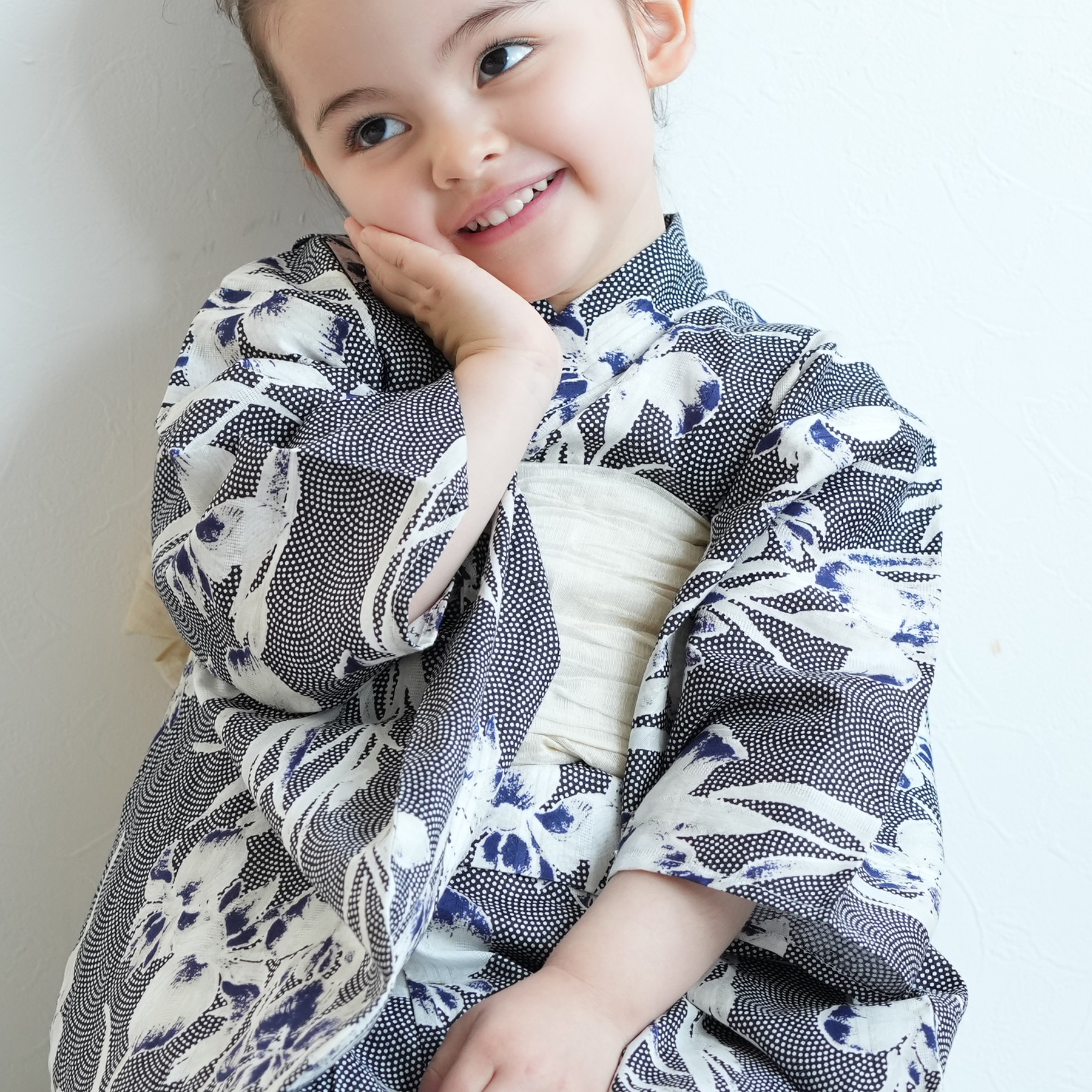 Acka × utatane 浴衣　浴衣　百合 navy  acka 下駄　帯 utatane（ウタタネ）の「【utatane×Acka.】浴衣3点セット 百合 navy