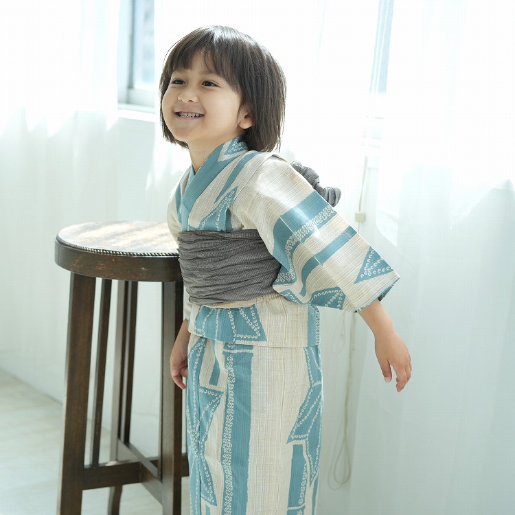 キッズ・ジュニア子供浴衣 3点セット（浴衣/帯/下駄）（バリエーションE）