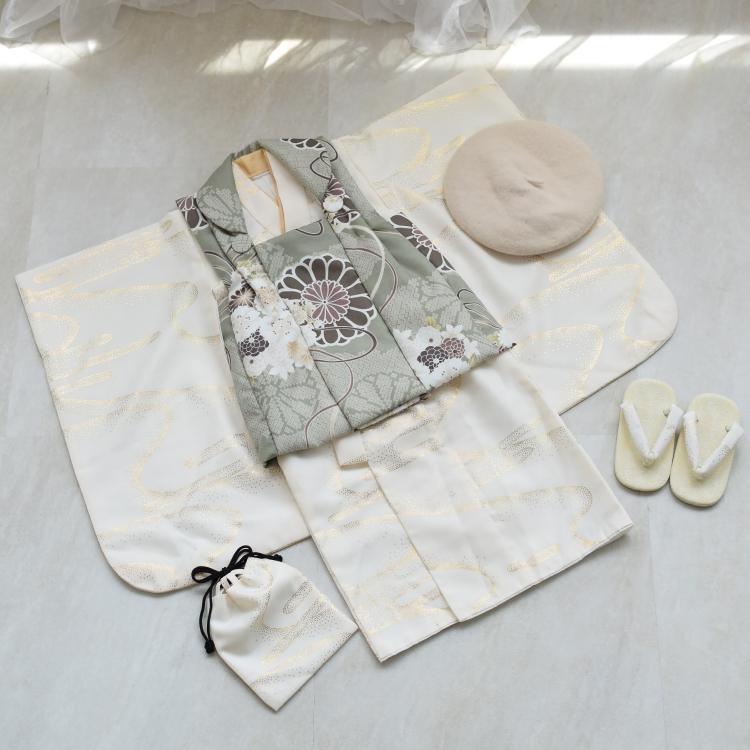 【最終値下げ】 七五三 着物 3歳 男の子 販売 七五三セット ひよこ商店 古典柄 レトロ 霞 三歳 三才 男児 被布コート 菊 疋田柄 桜 翡翠の菊重ね×クリーム金彩 【Q1908715256】 (12500円)