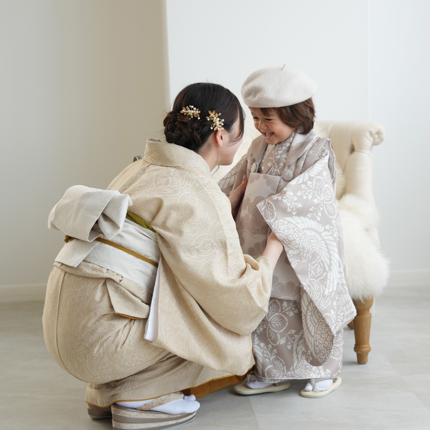 utatane　ひよこ商店　七五三　男の子　被布　白茶鳳凰×エクリュベージュ吉祥 七五三 着物 3歳 男の子 被布 ひよこ商店 kids ベレー帽つき被布