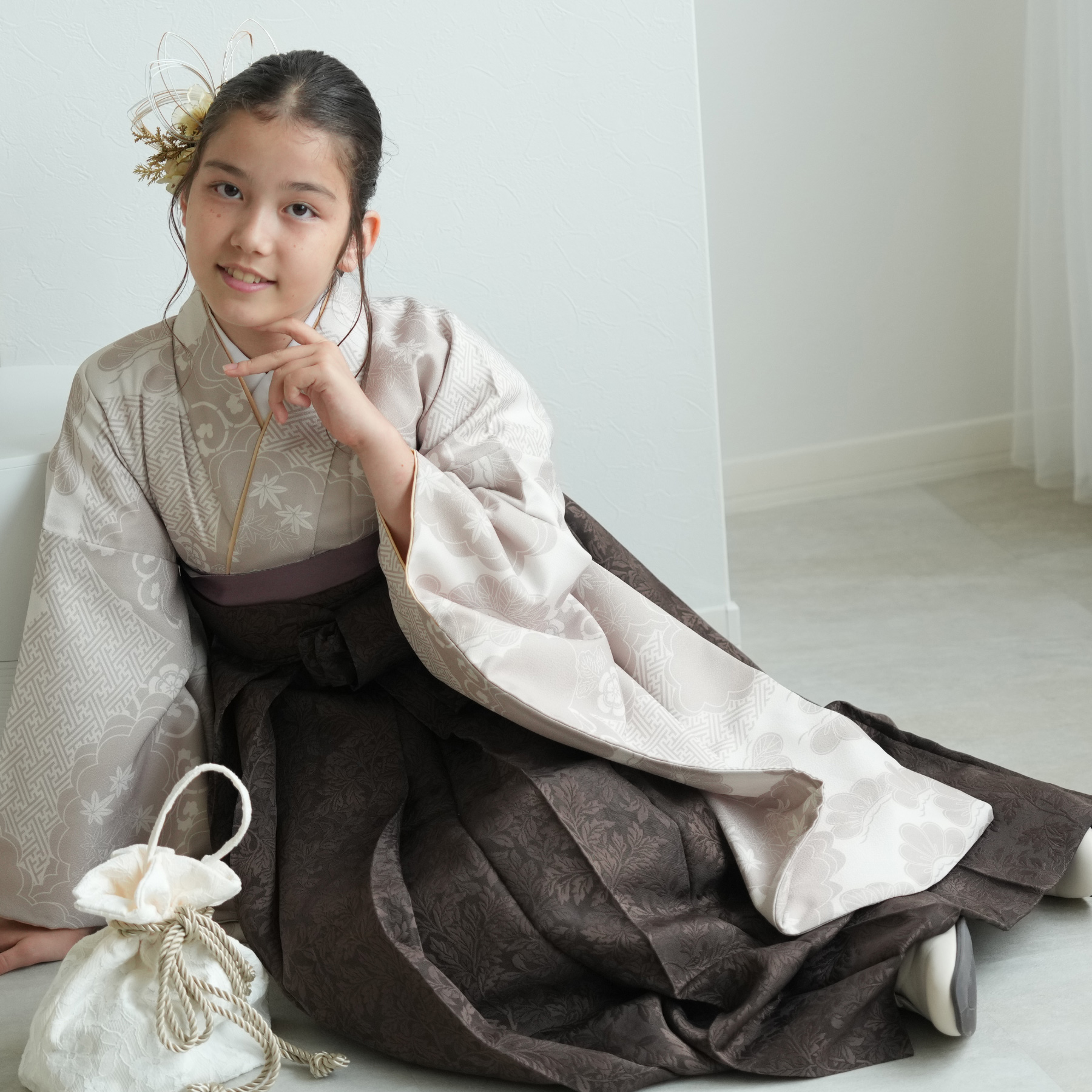 袴、着物セットです♪低身長の方必見 袴 卒業式 ひよこ商店 袴と着物2点セット ベージュ松文様 低身長