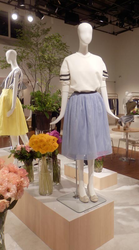 2015新作　カーキ+スポーツミックス+ミモレ丈ギャザーレースで、トレンドをしっかりおさえたスカート♪ミモレ丈フレア　リンネル　ヤンガニーでおなじみヤマトドレス社製【送料無料】ミモレ丈スカートフレア スクエアレース　タック ギャザースカート カーキ Parlmasel ミモレ丈 フレアスカート 2015 春 スポーツミックス 裏地 梅春 カーキ ミディ丈 ミディスカート 日本製 ヤマトドレス ロング フレア【ひざ下 オフィス 通勤服 ミリタリー 迷彩 