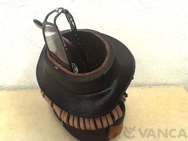 VANCA 本革製メガネ小物スタンド　保安官(定価14300円‼️ 保安官 本革製メガネスタンド【送料無料】-ユニークな革製品