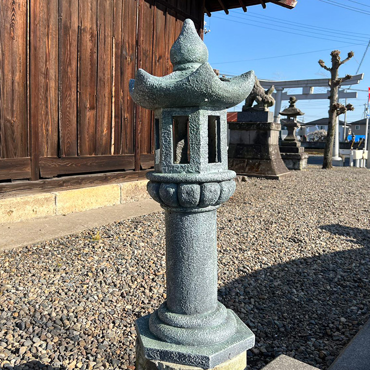 灯篭 石灯篭 光る ソーラー 石 とうろう 和風 灯籠 中大型 高さ