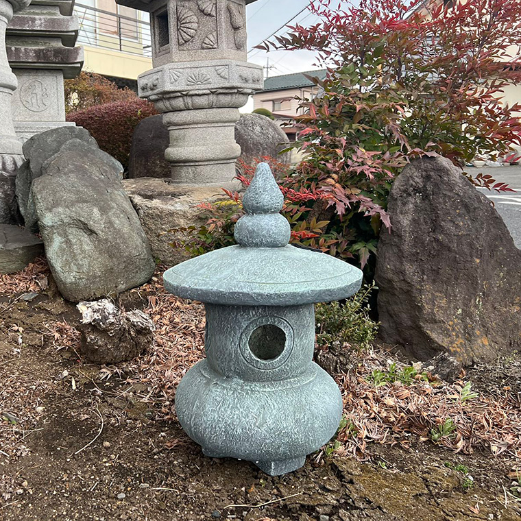灯篭 石灯篭 光る ソーラー 石 とうろう 和風 灯籠 中大型 高さ 灯篭 石灯篭 光る ソーラー 石 とうろう 和風 灯籠 中大型 高さ
