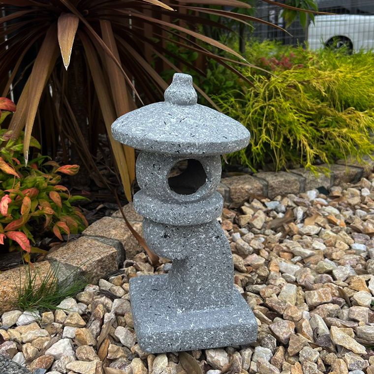 灯篭型水石 約20cm 灯篭型水石 約20cm