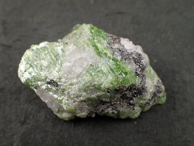 最高品質クロム透閃石（Chrom-Tremolite) Melelai Hill, Manyara, Tanzania 産