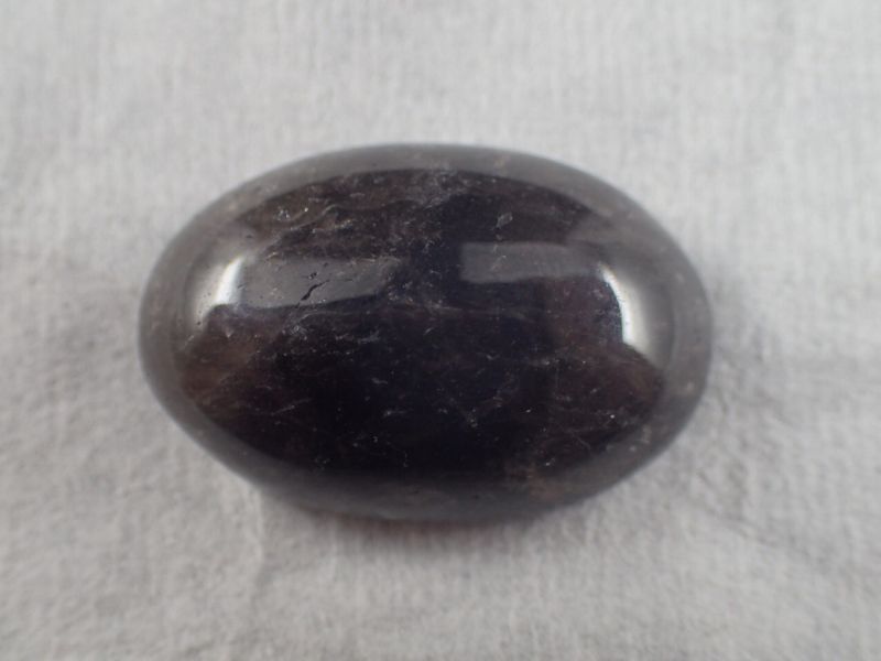 最高品質山梨黒平黒水晶(Yamanashi Kurobera Quartz) カボションカット