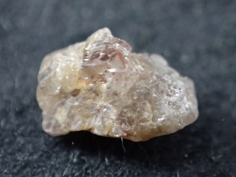 最高品質レッドダイヤモンド原石(Red Diamond) South Africa 産 寸法