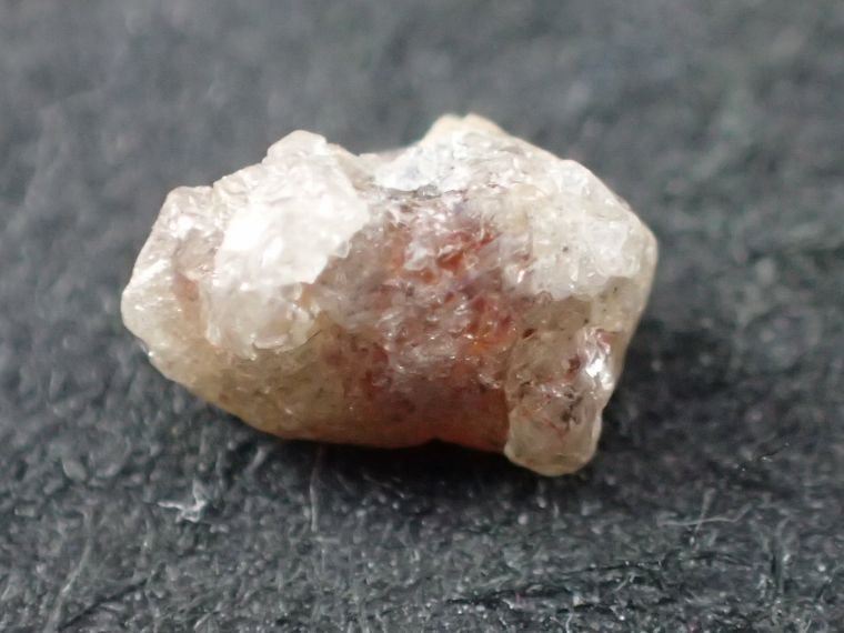 最高品質レッドダイヤモンド原石(Red Diamond) South Africa 産 寸法